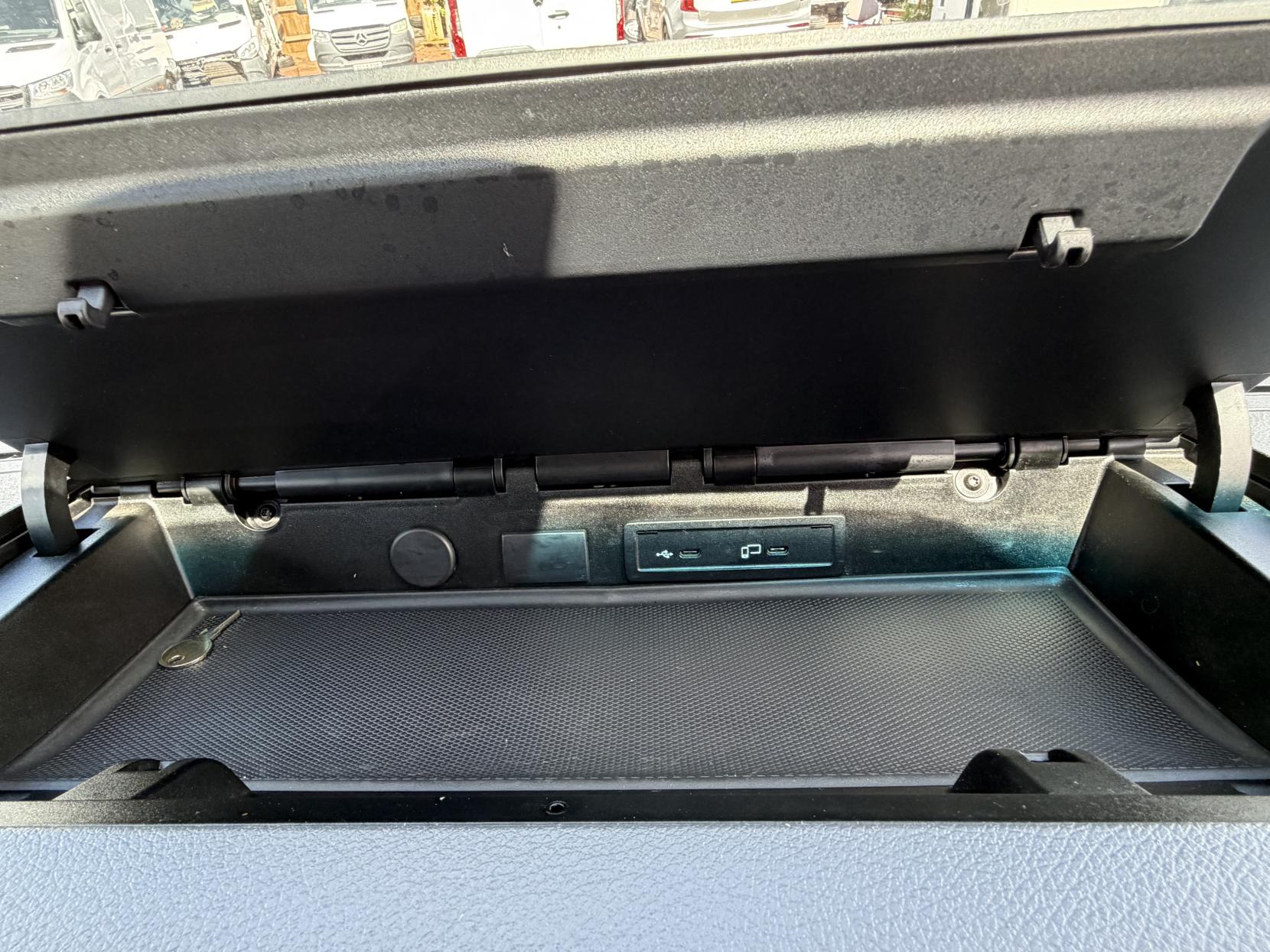 2021 Mercedes-Benz Sprinter 2.0 317 CDI Progressive Panel Van 5dr Diesel Manual RWD L2 H2 Euro 6 (s/s) (170 ps) - Thumbnail 25
