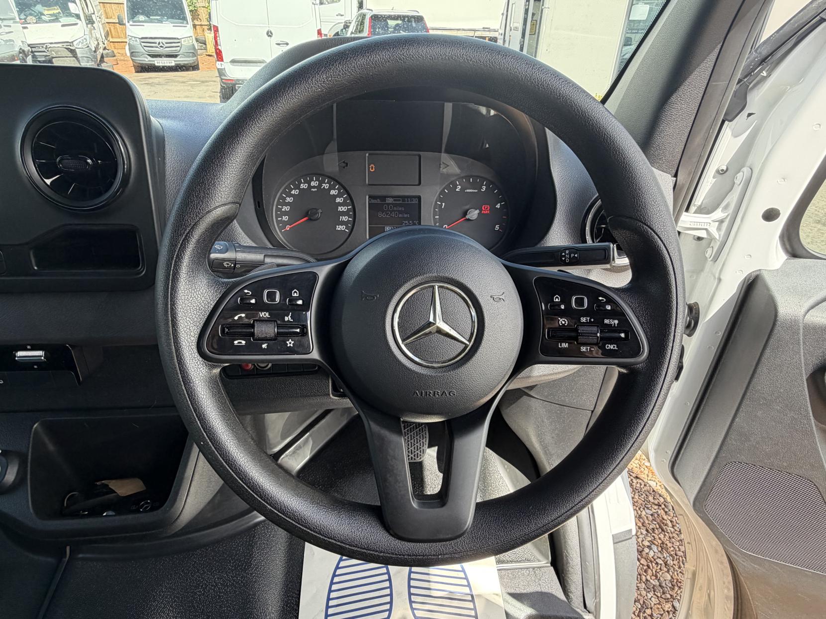2021 Mercedes-Benz Sprinter 2.0 317 CDI Progressive Panel Van 5dr Diesel Manual RWD L2 H2 Euro 6 (s/s) (170 ps) - Thumbnail 12