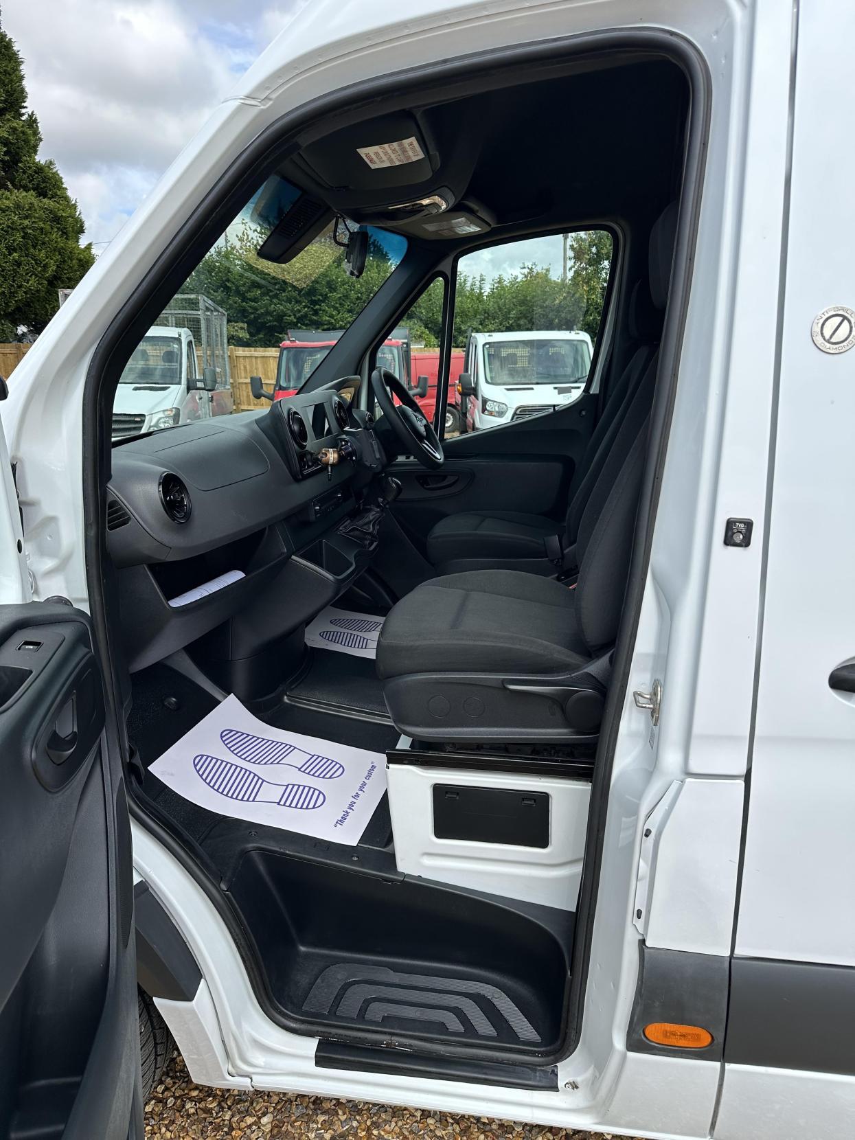Mercedes-Benz Sprinter 2.1 311 CDI Panel Van 5dr Diesel Manual RWD L3 H2 Euro 6 (114 ps)
