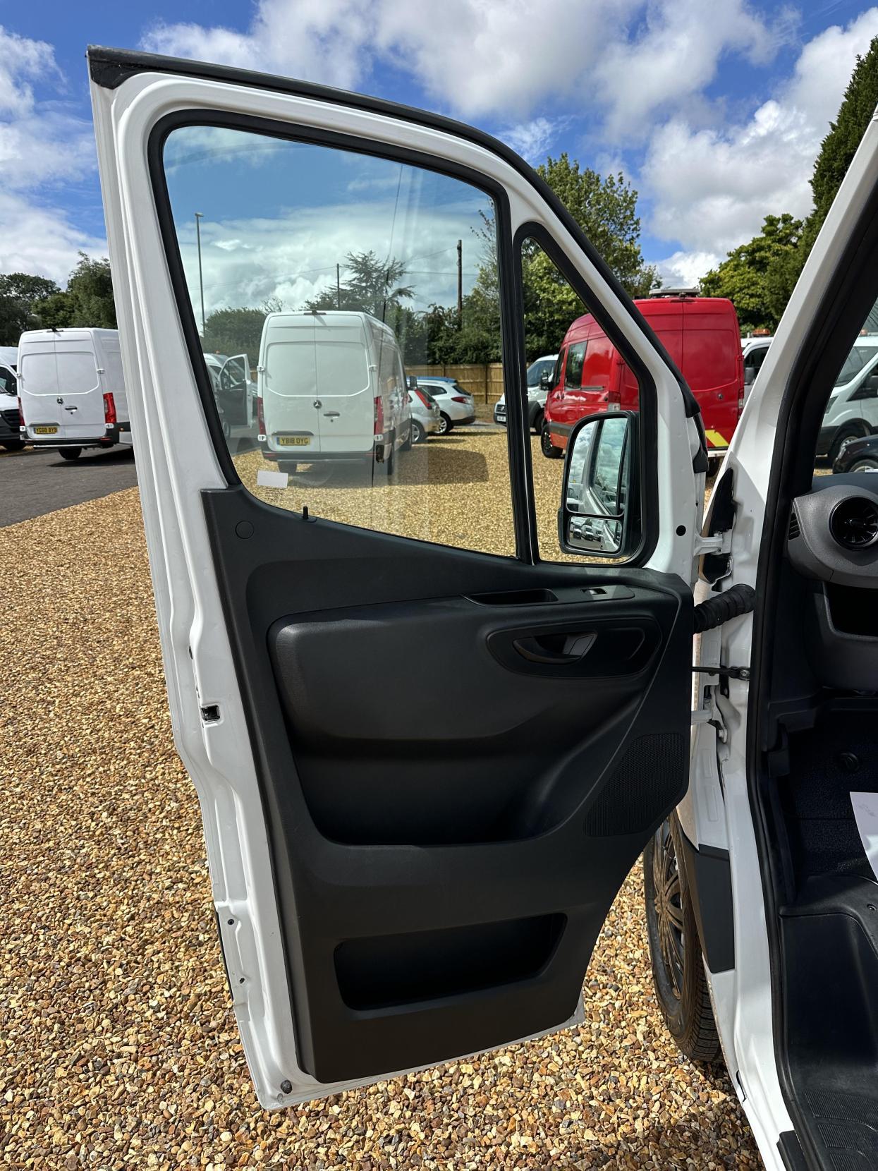 Mercedes-Benz Sprinter 2.1 311 CDI Panel Van 5dr Diesel Manual RWD L3 H2 Euro 6 (114 ps)