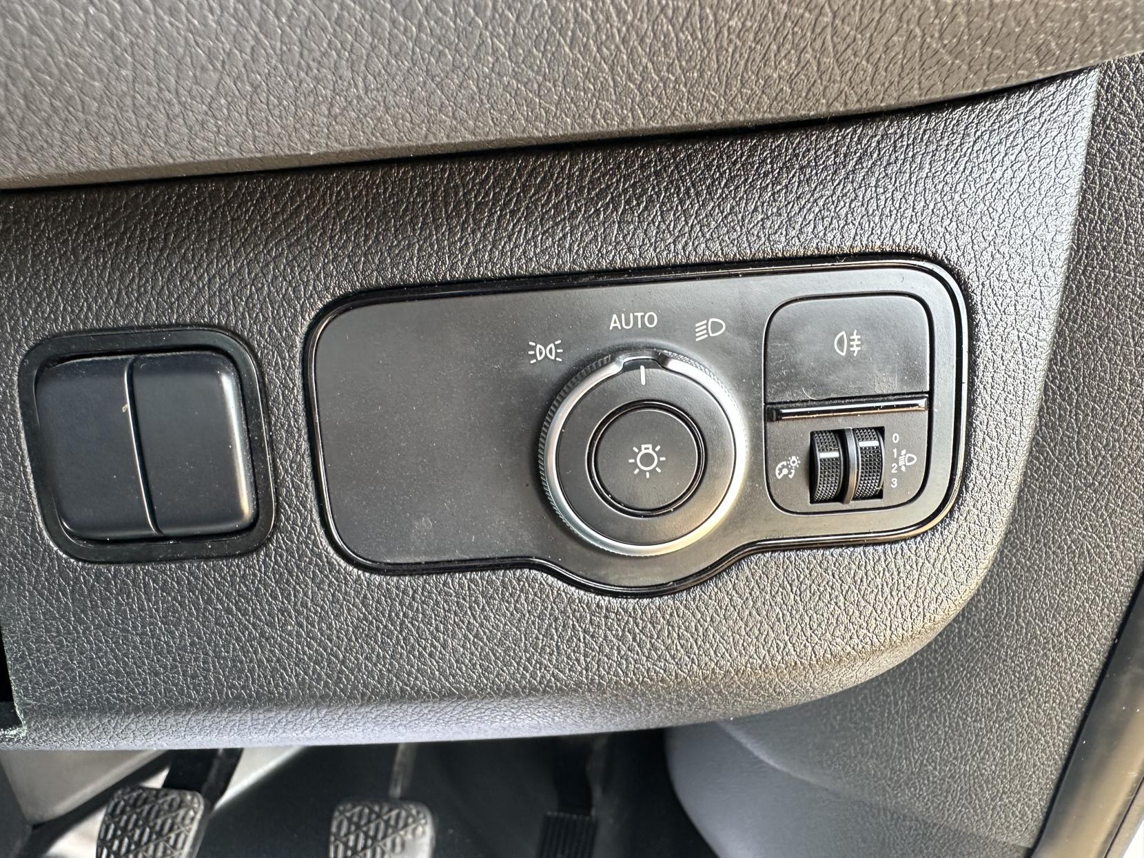Mercedes-Benz Sprinter 2.1 311 CDI Panel Van 5dr Diesel Manual RWD L3 H2 Euro 6 (114 ps)