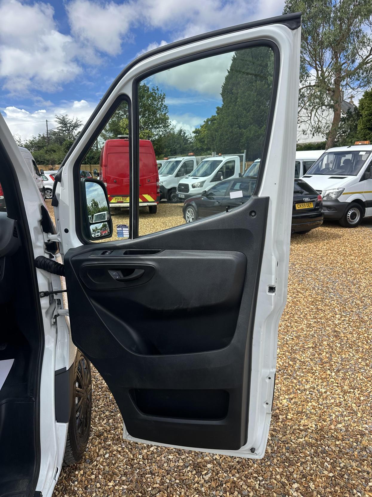Mercedes-Benz Sprinter 2.1 311 CDI Panel Van 5dr Diesel Manual RWD L3 H2 Euro 6 (114 ps)
