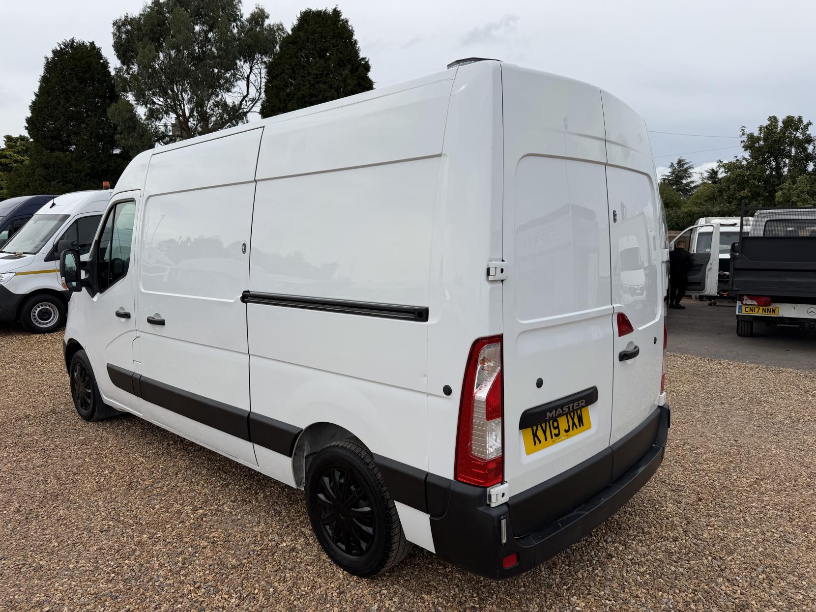 2019 Renault Master - Thumbnail 9