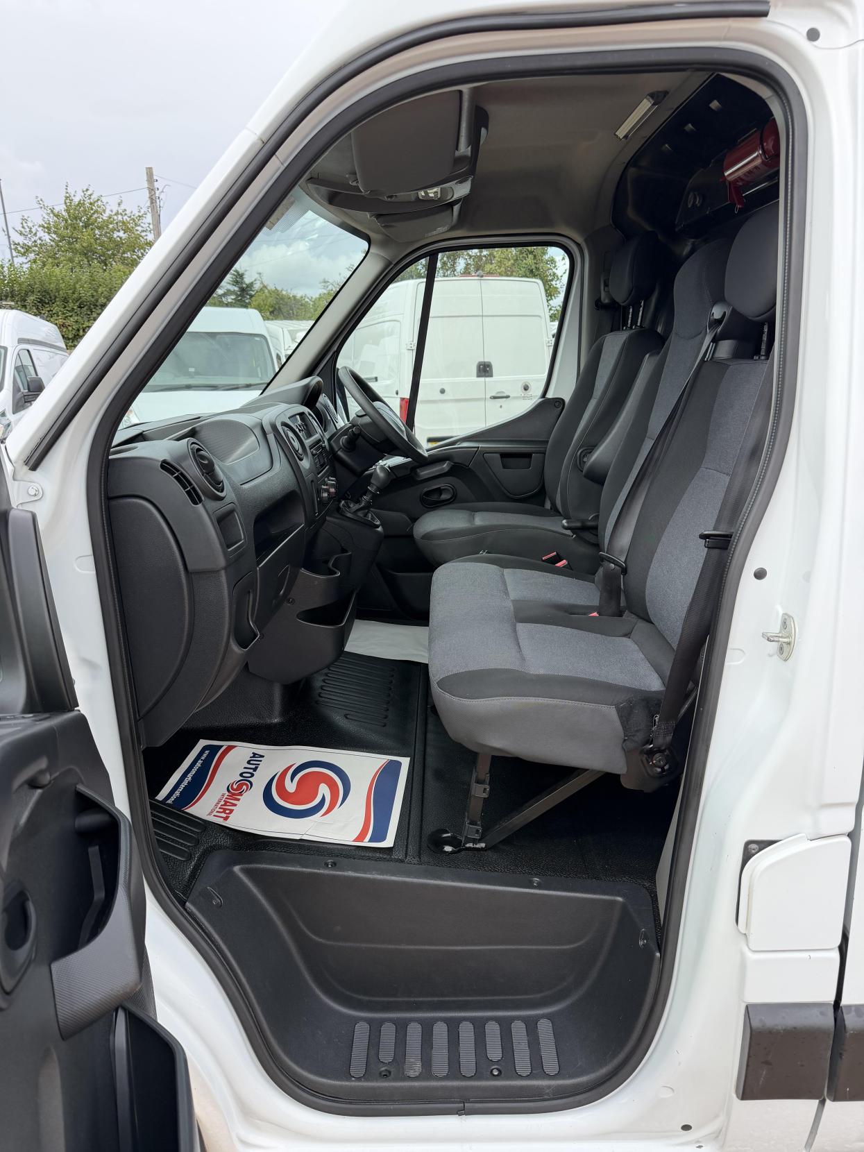 2019 Renault Master - Thumbnail 33