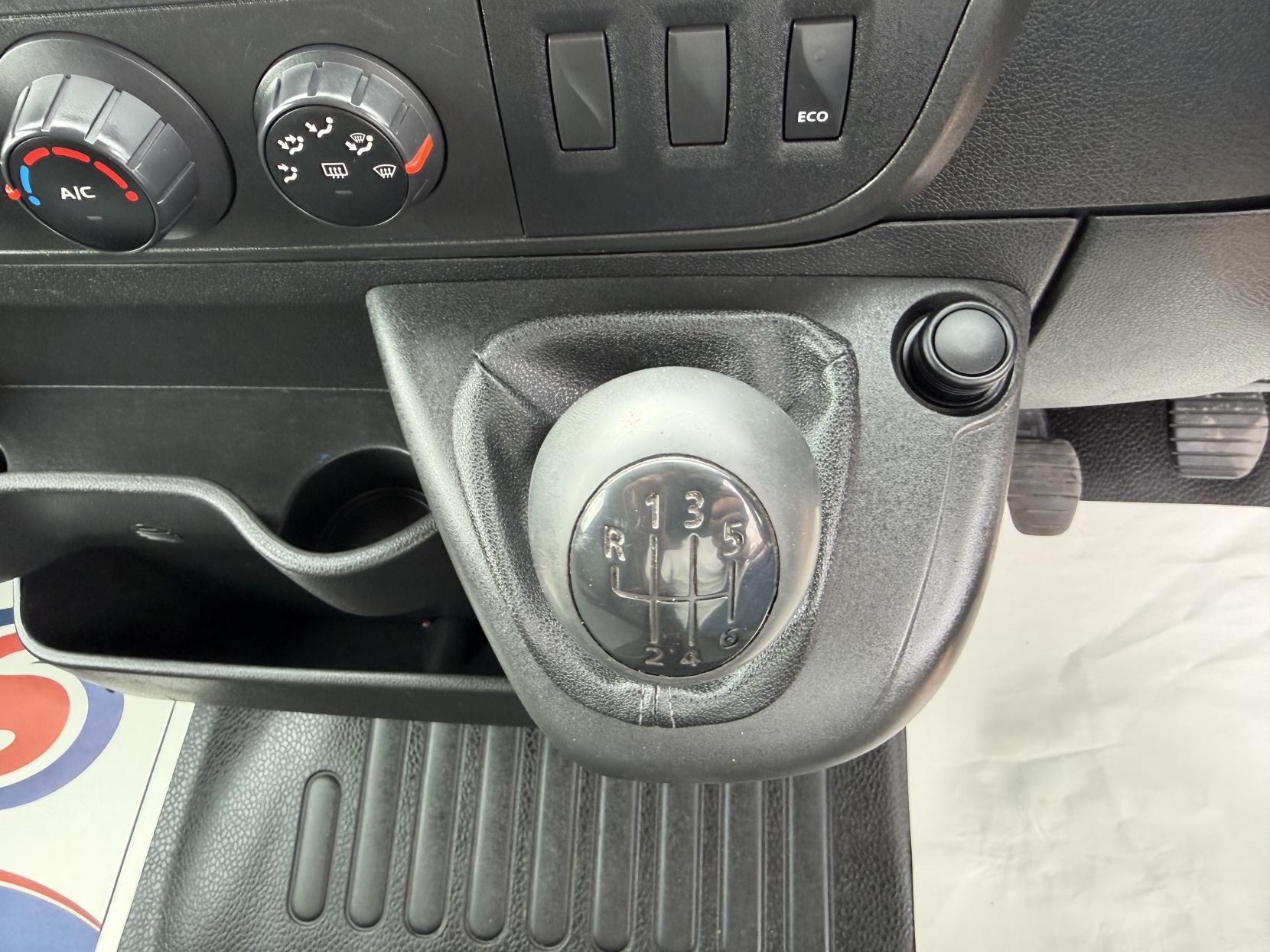 2019 Renault Master - Thumbnail 21