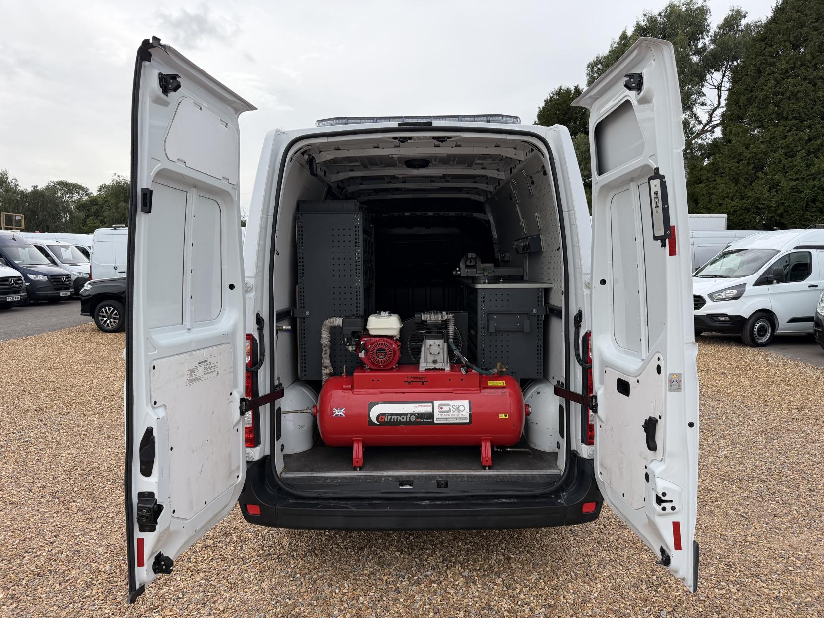 2019 Renault Master - Thumbnail 3