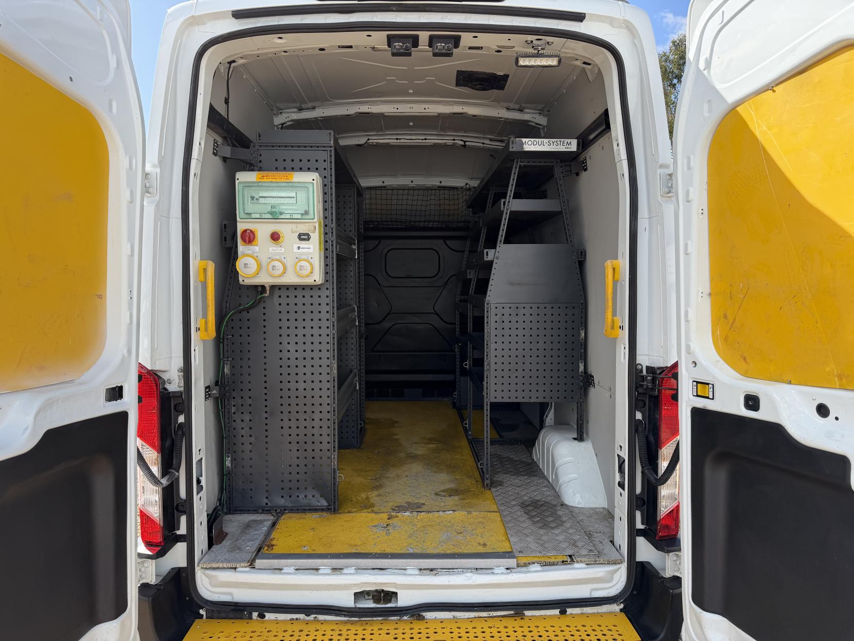 Ford Transit 2.0 350 EcoBlue Leader Panel Van 5dr Diesel Manual RWD L2 H3 Euro 6 (s/s) (130 ps)