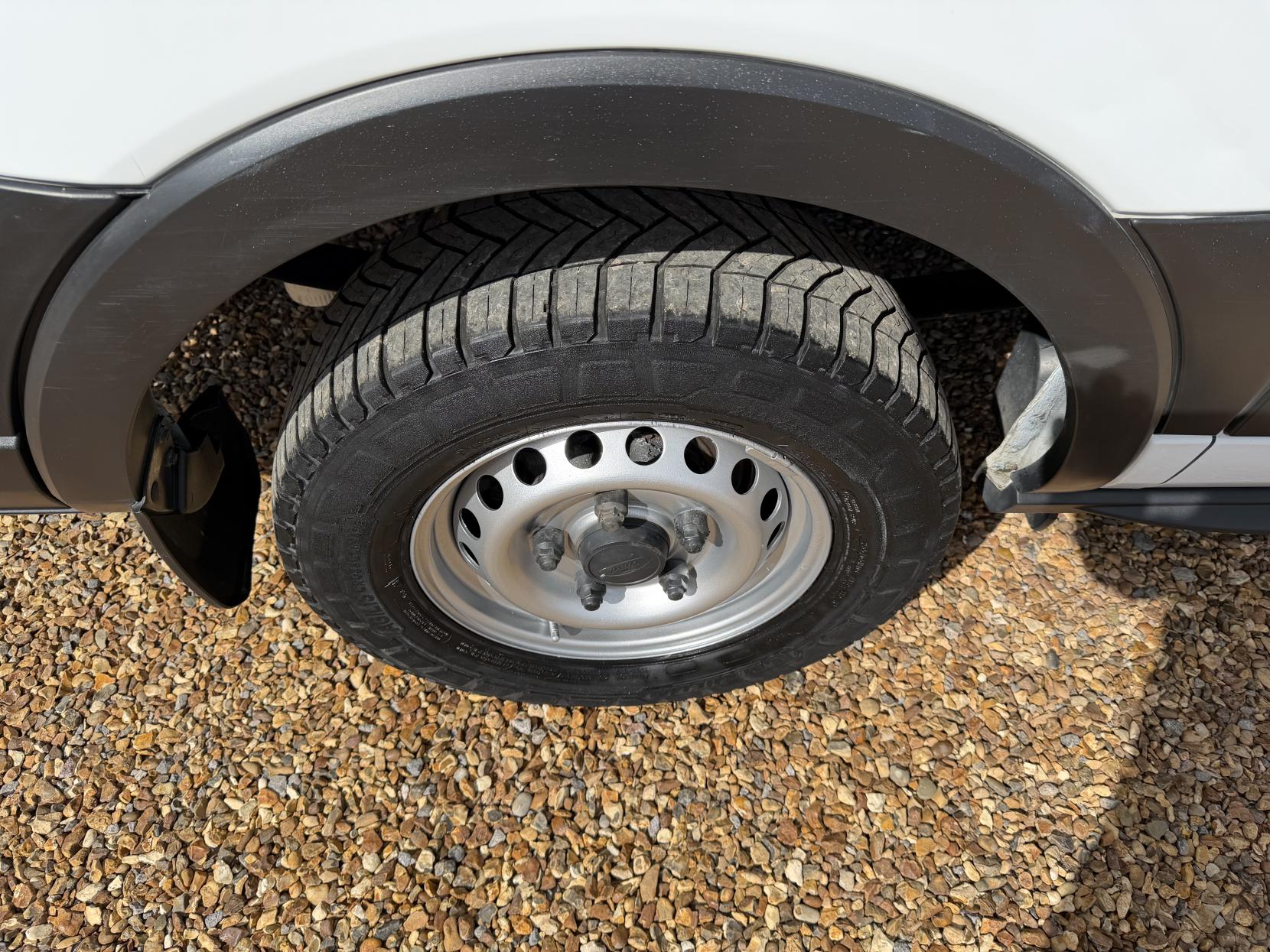 Ford Transit 2.0 350 EcoBlue Leader Panel Van 5dr Diesel Manual RWD L2 H3 Euro 6 (s/s) (130 ps)