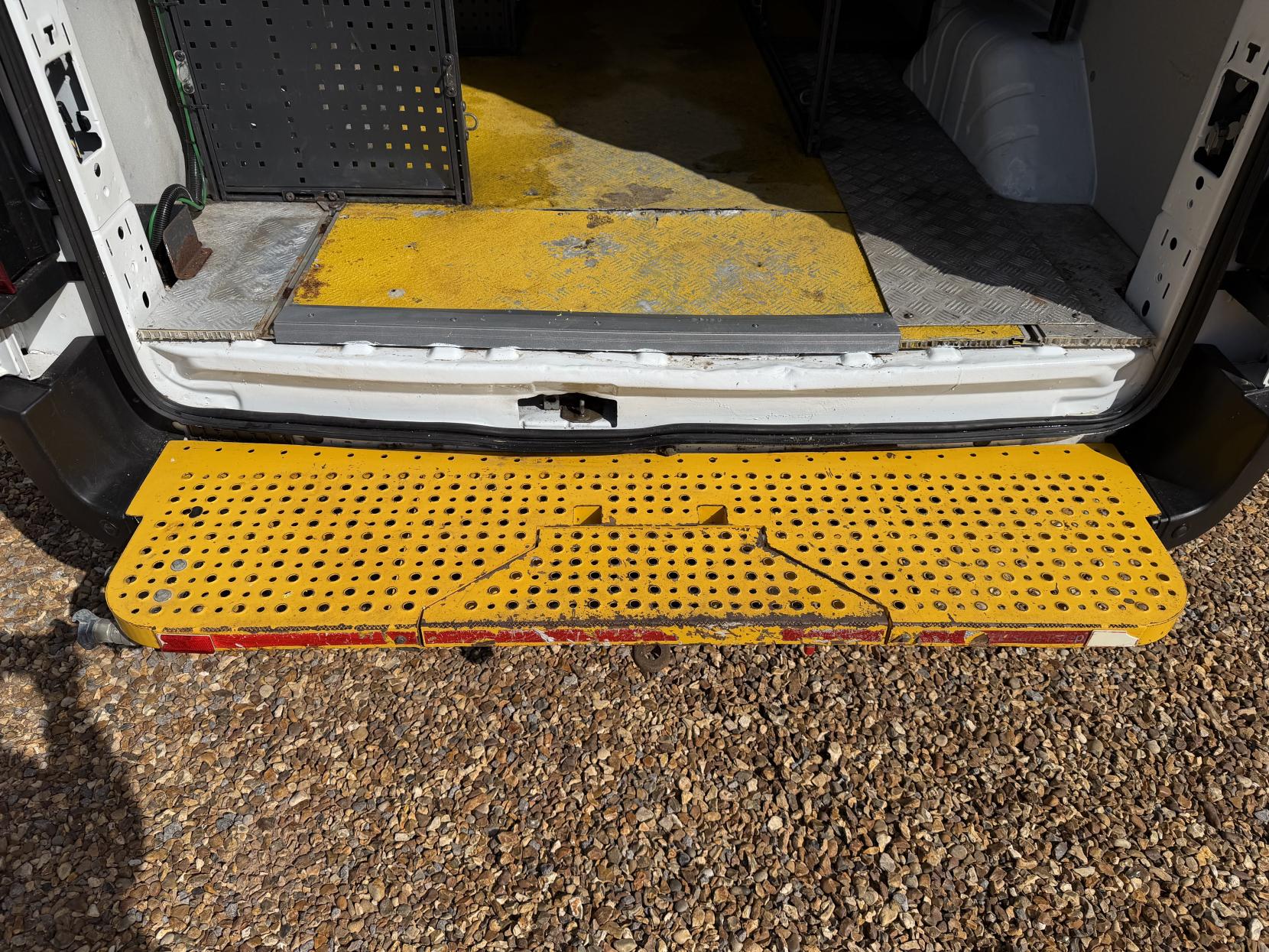 Ford Transit 2.0 350 EcoBlue Leader Panel Van 5dr Diesel Manual RWD L2 H3 Euro 6 (s/s) (130 ps)