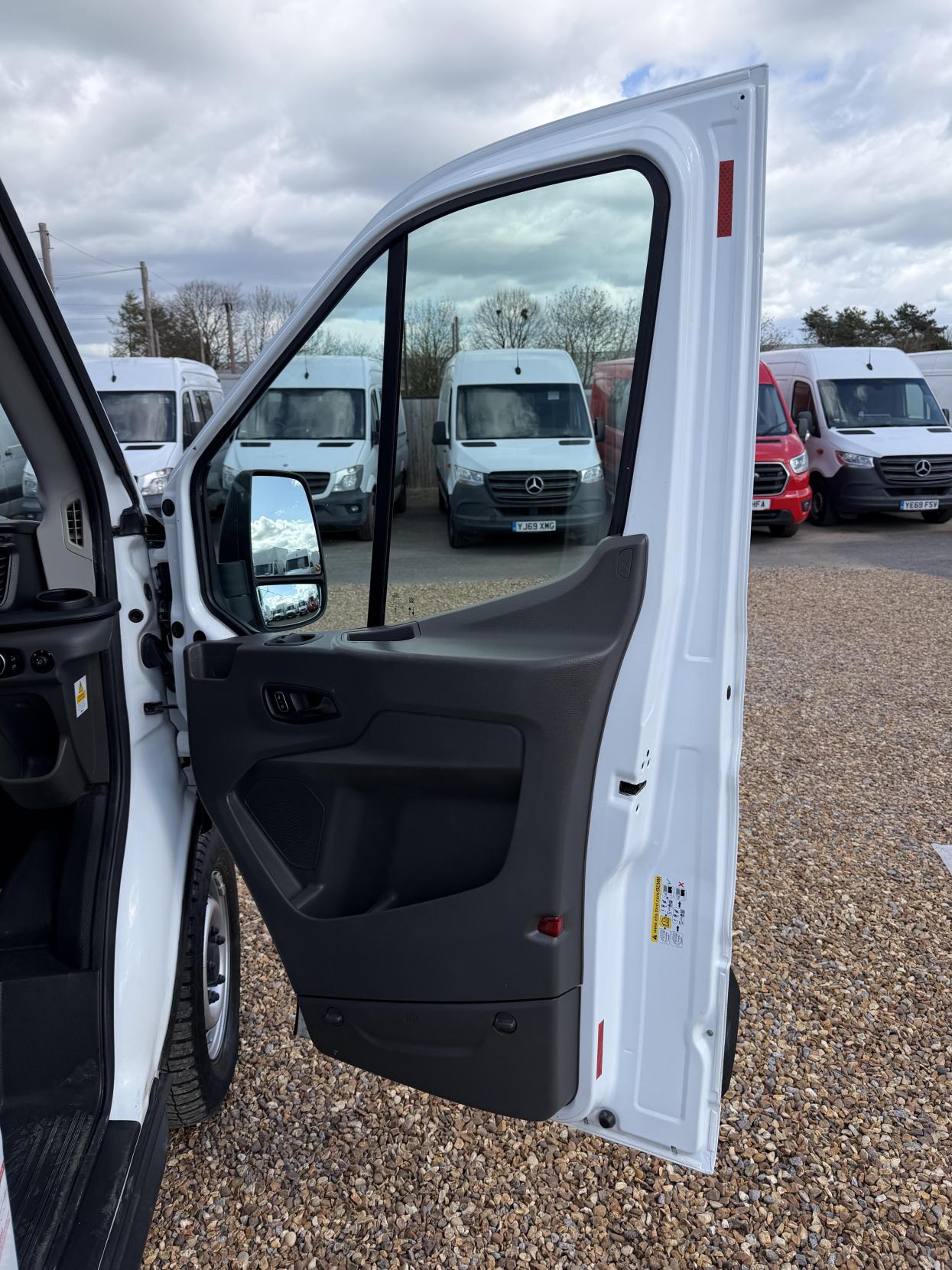 Ford Transit 2.0 350 EcoBlue Leader Panel Van 5dr Diesel Manual RWD L2 H3 Euro 6 (s/s) (130 ps)