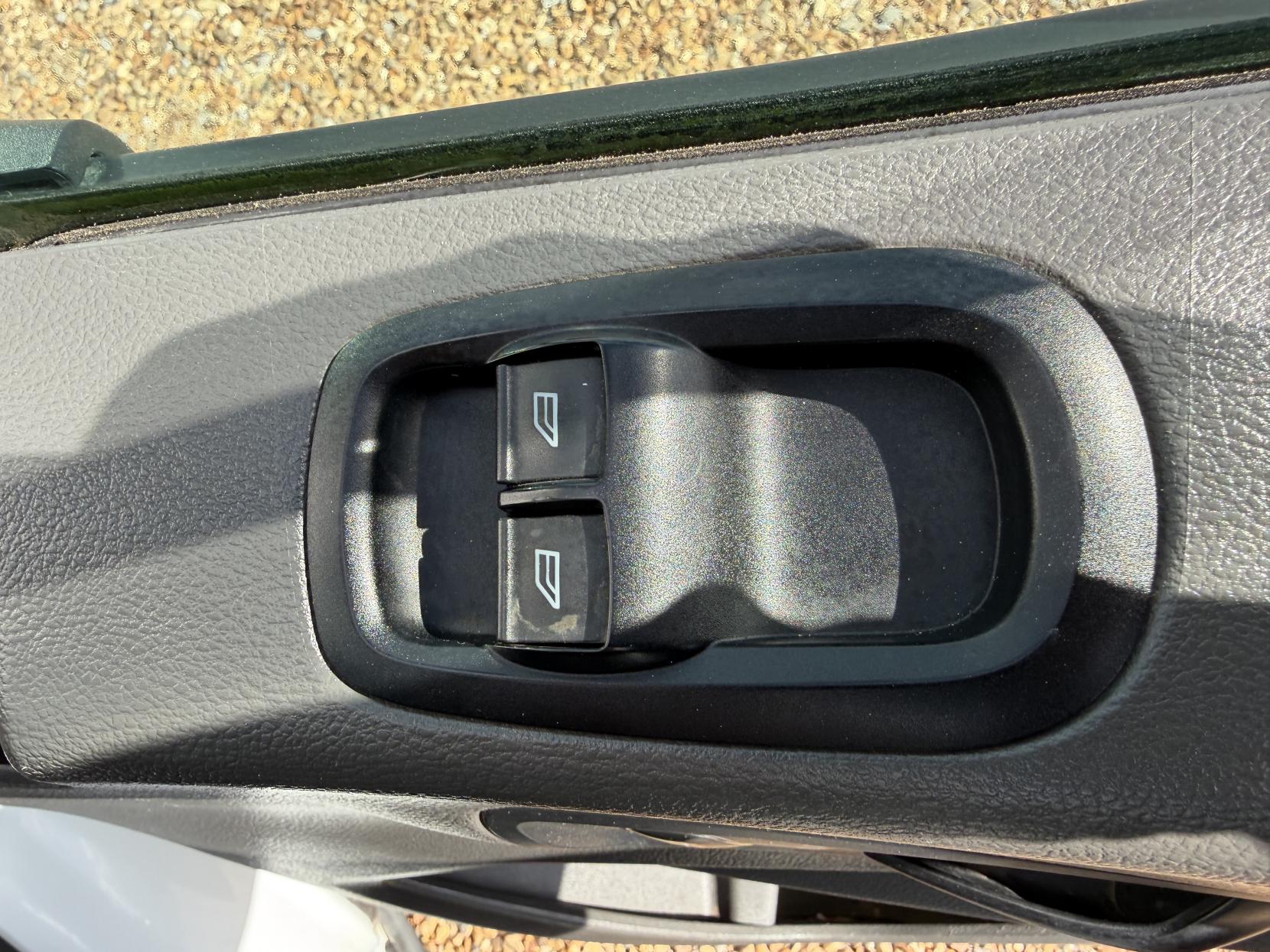 Ford Transit 2.0 350 EcoBlue Leader Panel Van 5dr Diesel Manual RWD L2 H3 Euro 6 (s/s) (130 ps)