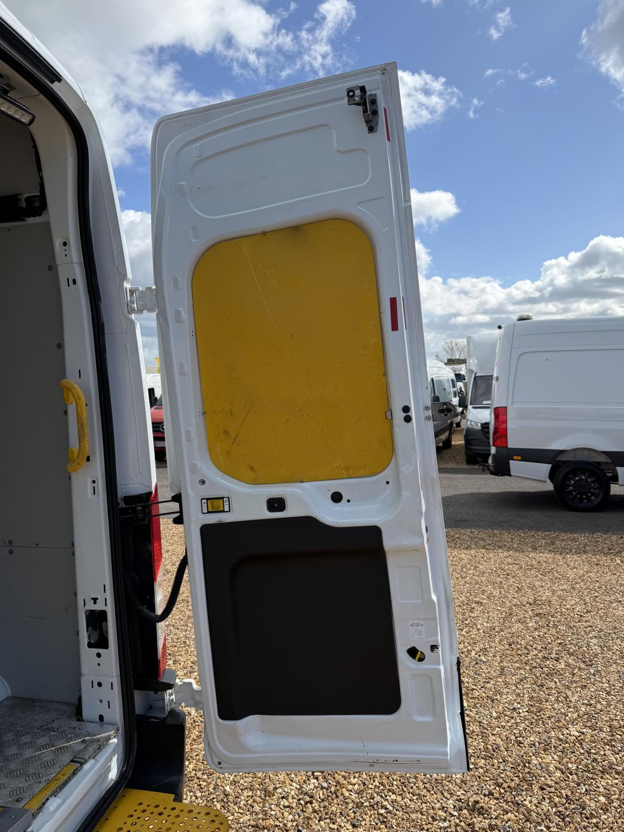 Ford Transit 2.0 350 EcoBlue Leader Panel Van 5dr Diesel Manual RWD L2 H3 Euro 6 (s/s) (130 ps)