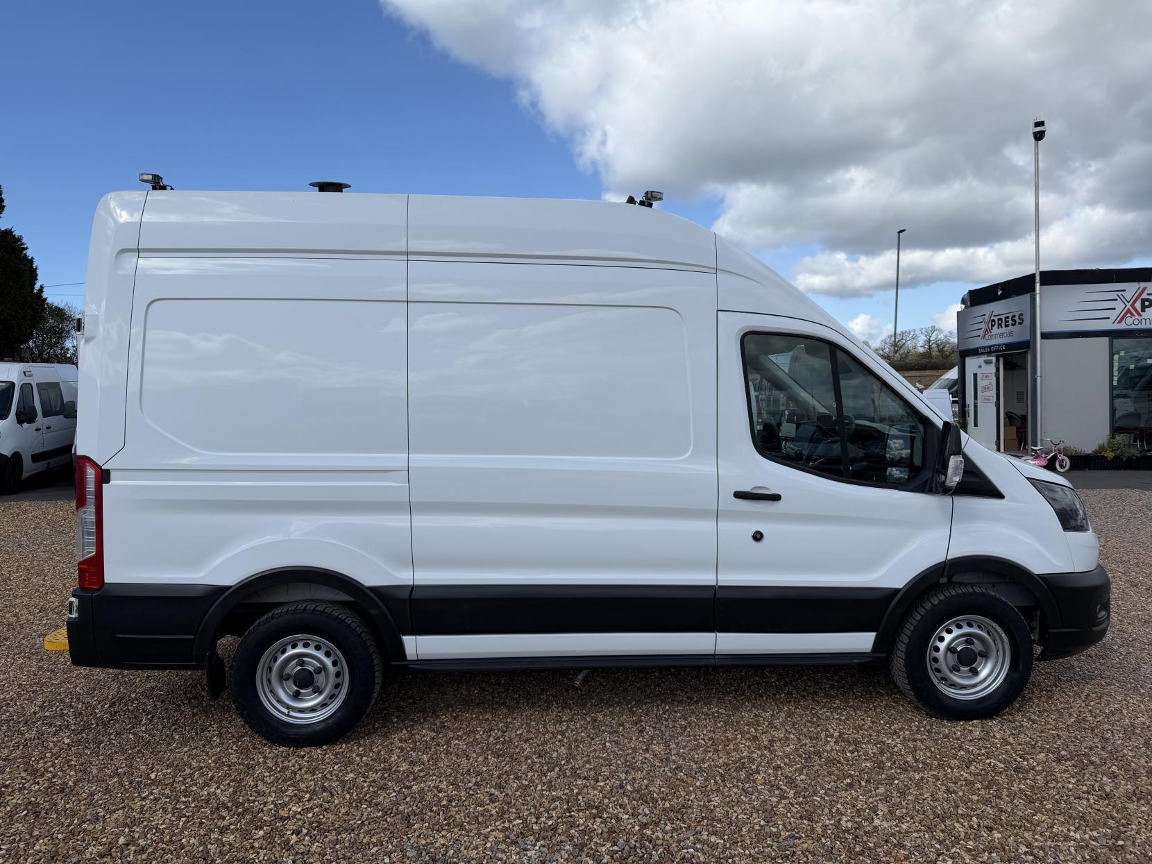 Ford Transit 2.0 350 EcoBlue Leader Panel Van 5dr Diesel Manual RWD L2 H3 Euro 6 (s/s) (130 ps)