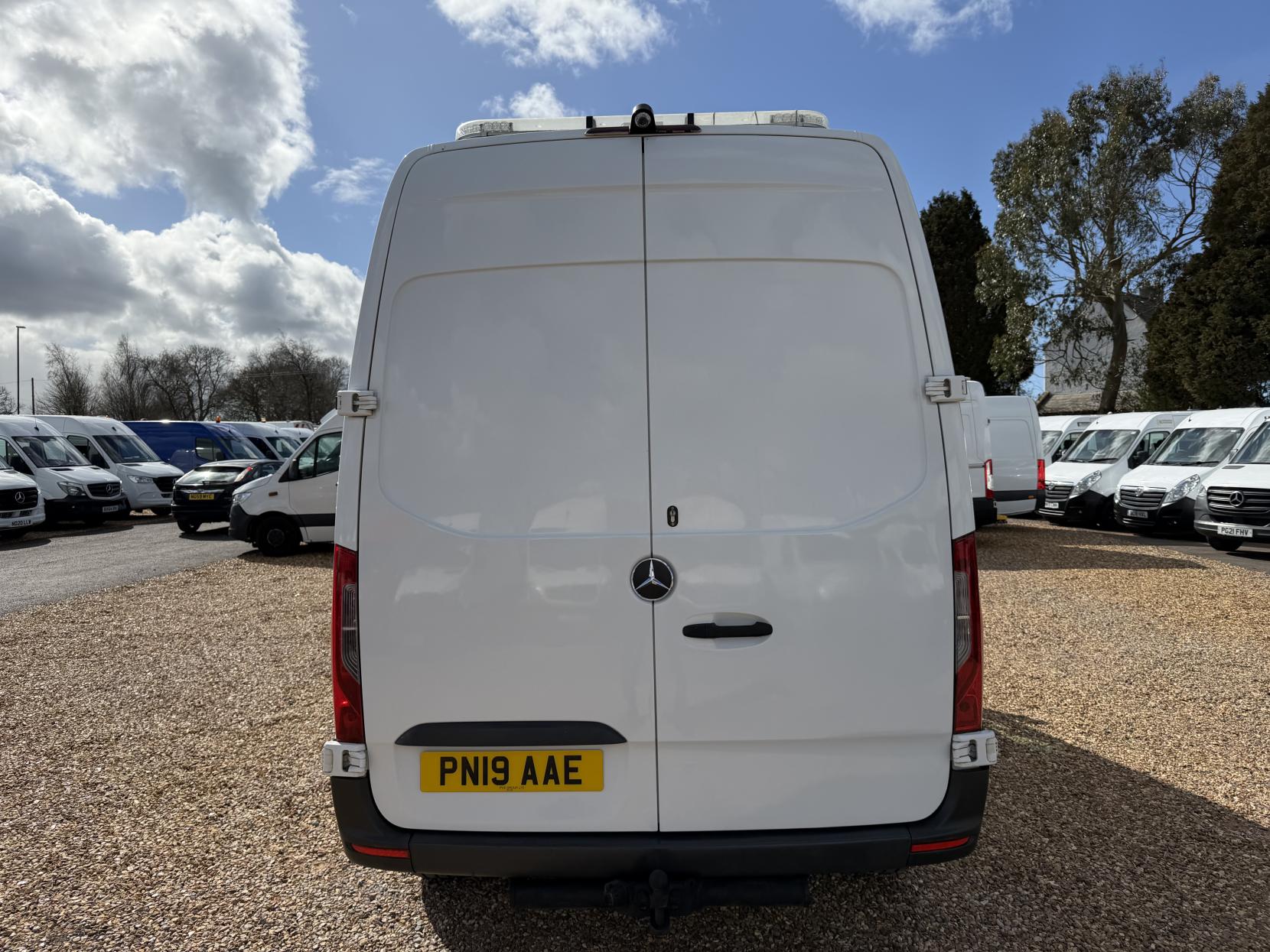 Mercedes-Benz Sprinter 2.1 314 CDI Panel Van 5dr Diesel Manual RWD L2 H2 Euro 6 (143 ps)