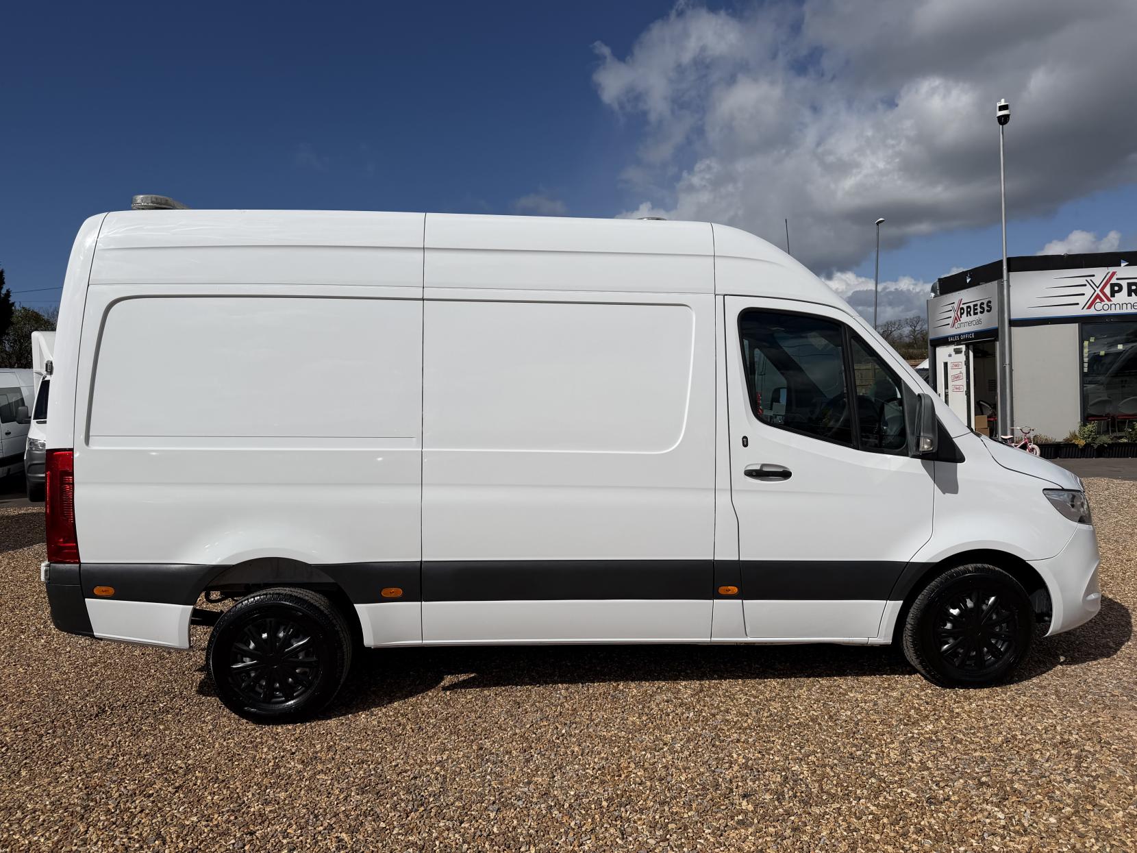 Mercedes-Benz Sprinter 2.1 314 CDI Panel Van 5dr Diesel Manual RWD L2 H2 Euro 6 (143 ps)