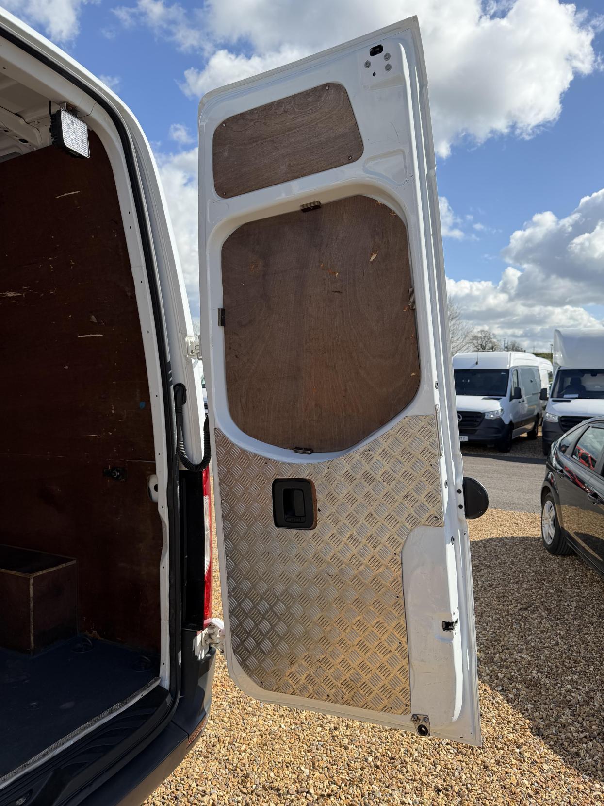 Mercedes-Benz Sprinter 2.1 314 CDI Panel Van 5dr Diesel Manual RWD L2 H2 Euro 6 (143 ps)