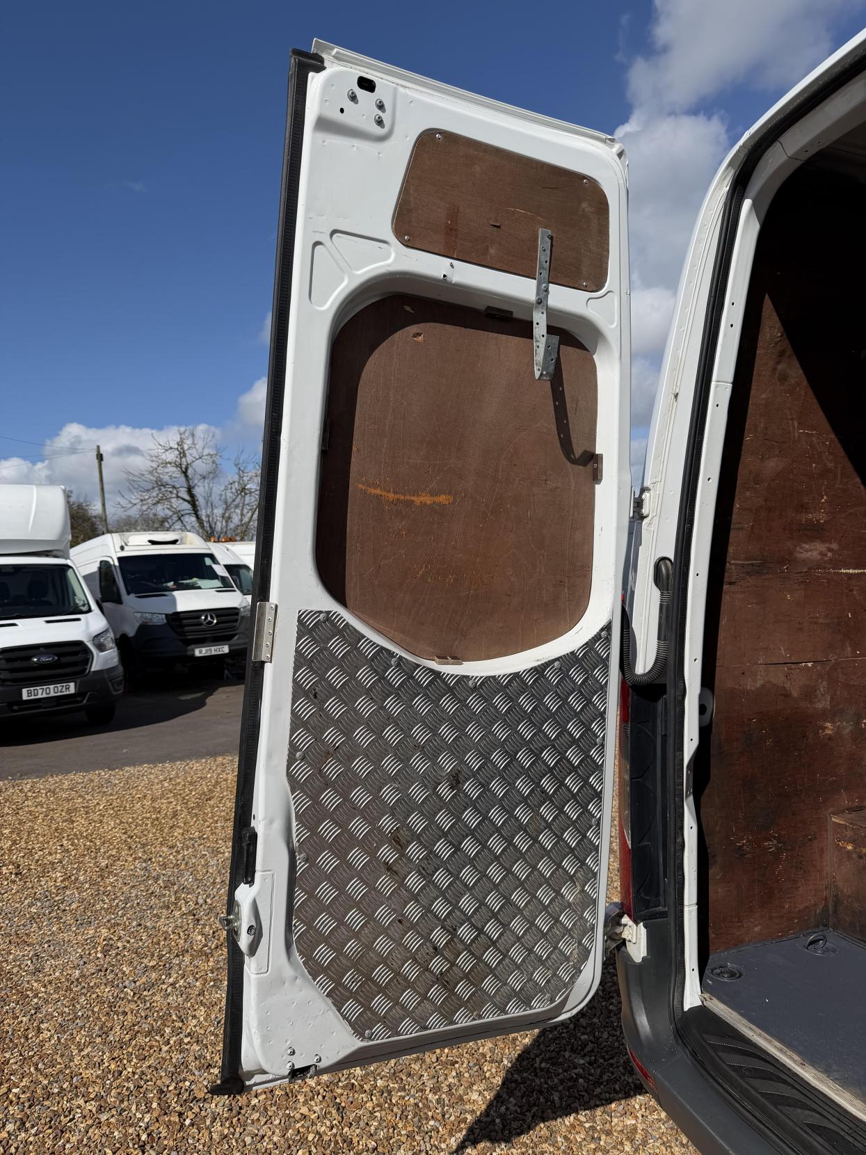 Mercedes-Benz Sprinter 2.1 314 CDI Panel Van 5dr Diesel Manual RWD L2 H2 Euro 6 (143 ps)