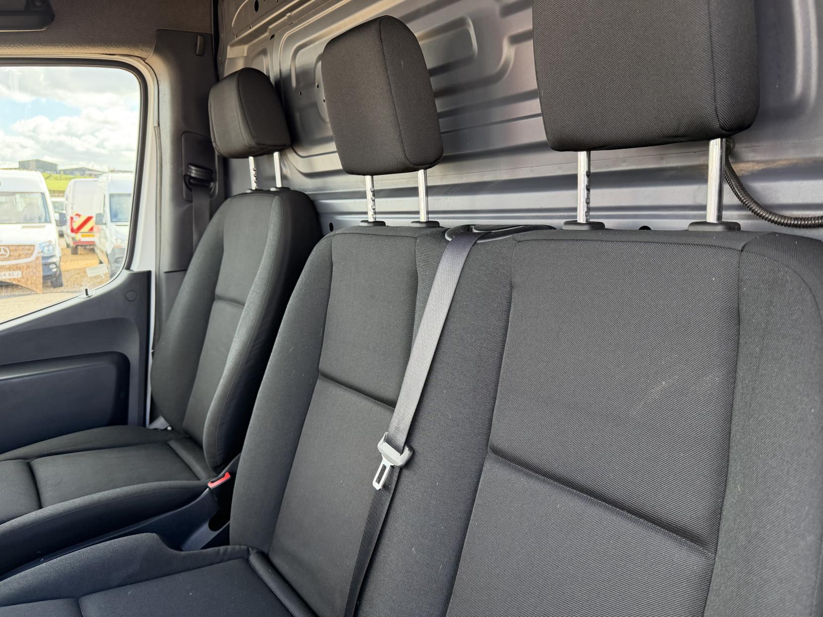 Mercedes-Benz Sprinter 2.1 314 CDI Panel Van 5dr Diesel Manual RWD L2 H2 Euro 6 (143 ps)