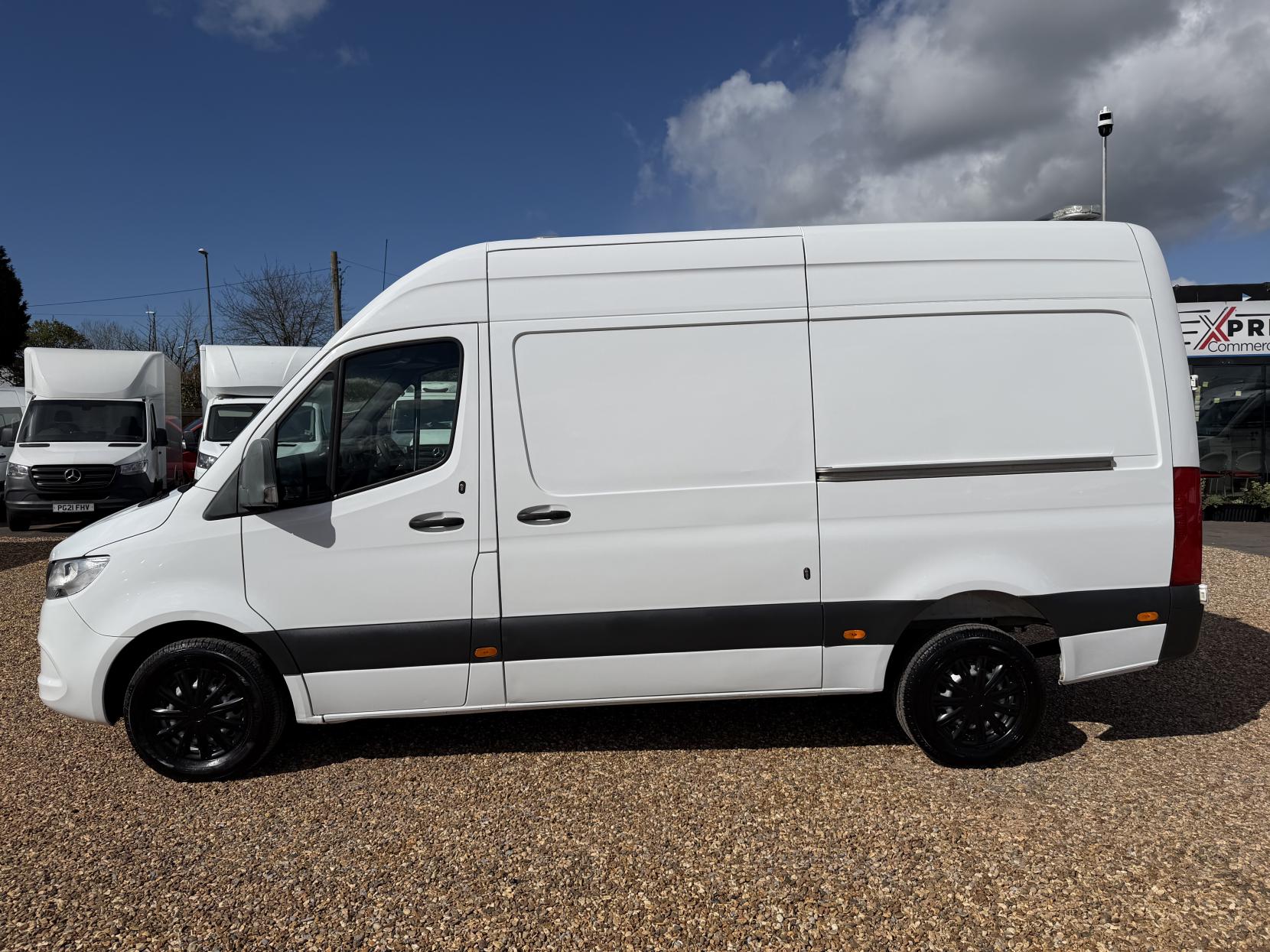 Mercedes-Benz Sprinter 2.1 314 CDI Panel Van 5dr Diesel Manual RWD L2 H2 Euro 6 (143 ps)
