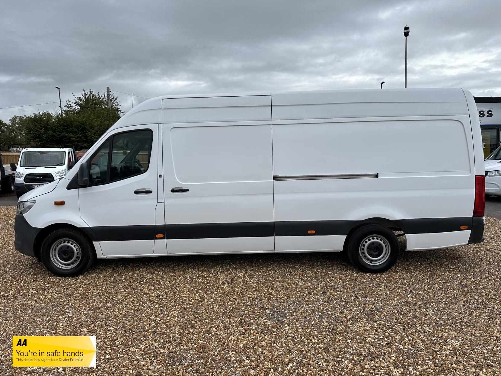 Mercedes-Benz Sprinter 2.1 311 CDI Panel Van 5dr Diesel Manual RWD L3 H2 Euro 6 (114 ps)