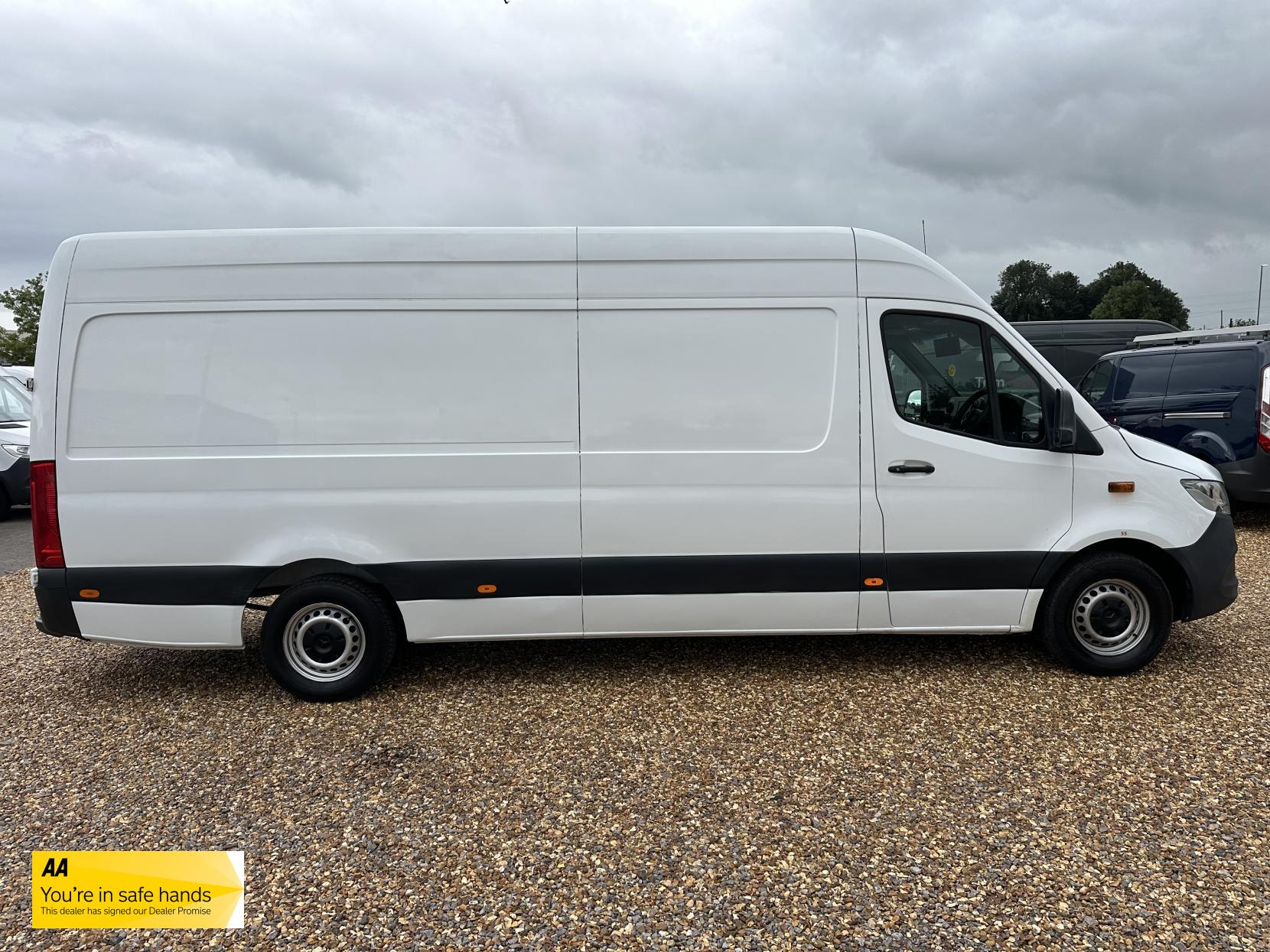 Mercedes-Benz Sprinter 2.1 311 CDI Panel Van 5dr Diesel Manual RWD L3 H2 Euro 6 (114 ps)