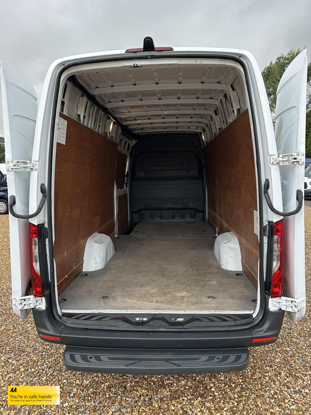Mercedes-Benz Sprinter 2.1 311 CDI Panel Van 5dr Diesel Manual RWD L3 H2 Euro 6 (114 ps)