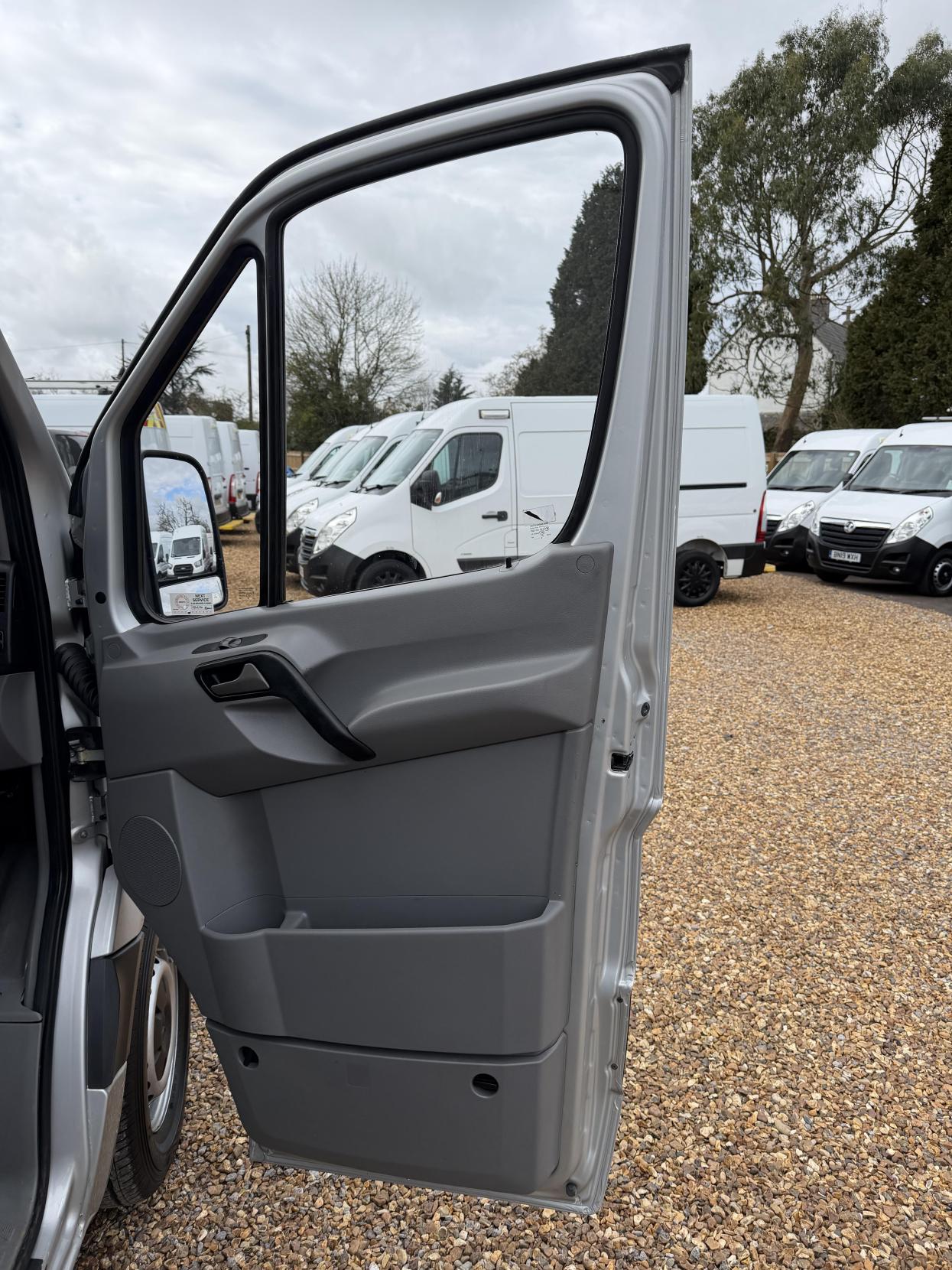 Mercedes-Benz Sprinter 2.1 313 CDi BlueEFFICIENCY Panel Van 4dr Diesel Manual RWD L1 H3 (211 g/km, 129 bhp)