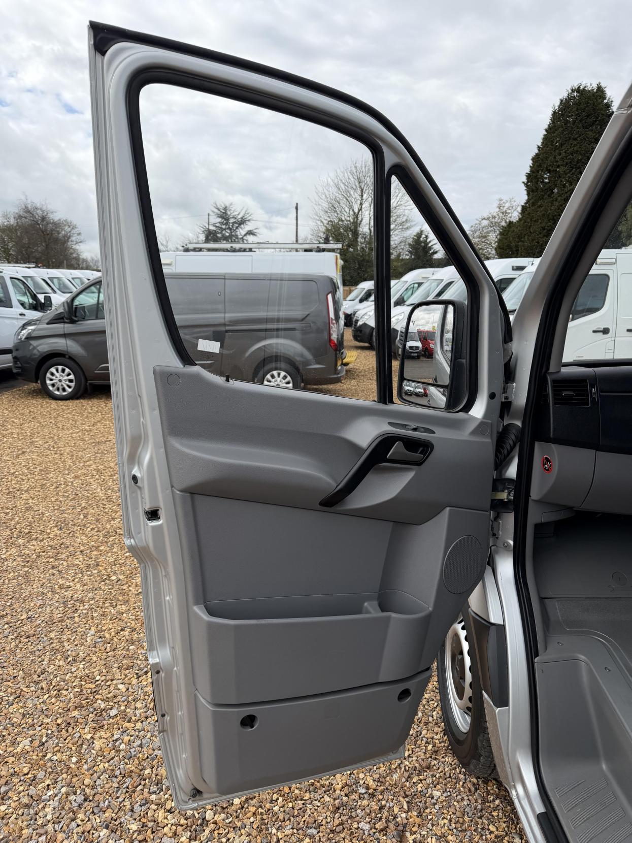 Mercedes-Benz Sprinter 2.1 313 CDi BlueEFFICIENCY Panel Van 4dr Diesel Manual RWD L1 H3 (211 g/km, 129 bhp)