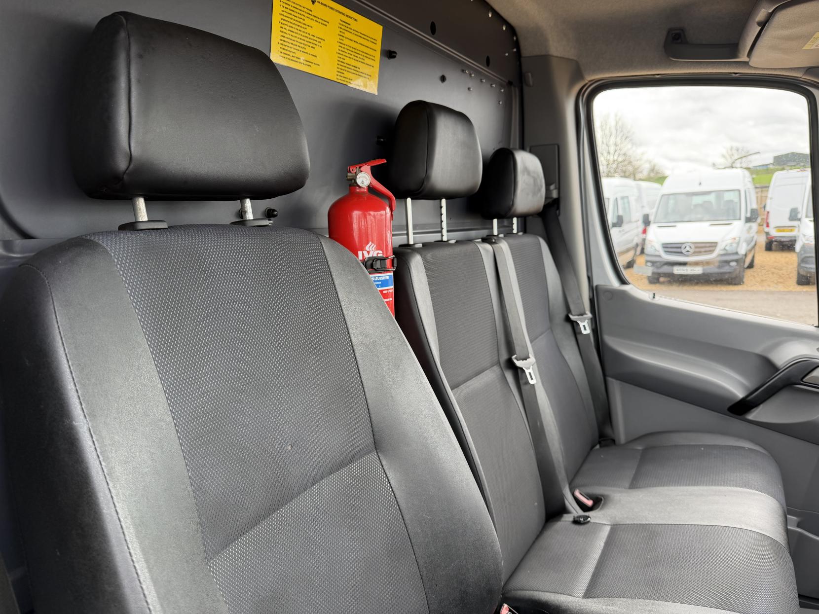 Mercedes-Benz Sprinter 2.1 313 CDi BlueEFFICIENCY Panel Van 4dr Diesel Manual RWD L1 H3 (211 g/km, 129 bhp)