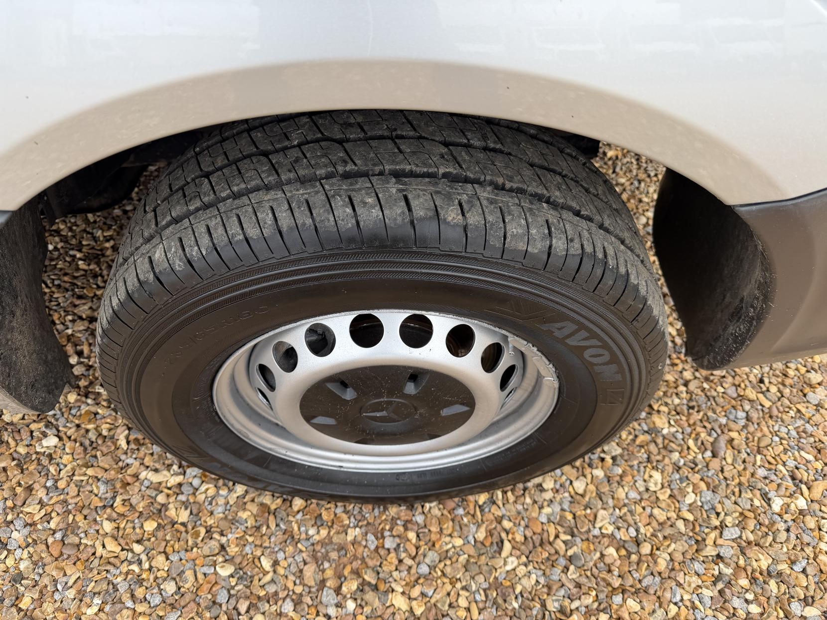 Mercedes-Benz Sprinter 2.1 313 CDi BlueEFFICIENCY Panel Van 4dr Diesel Manual RWD L1 H3 (211 g/km, 129 bhp)