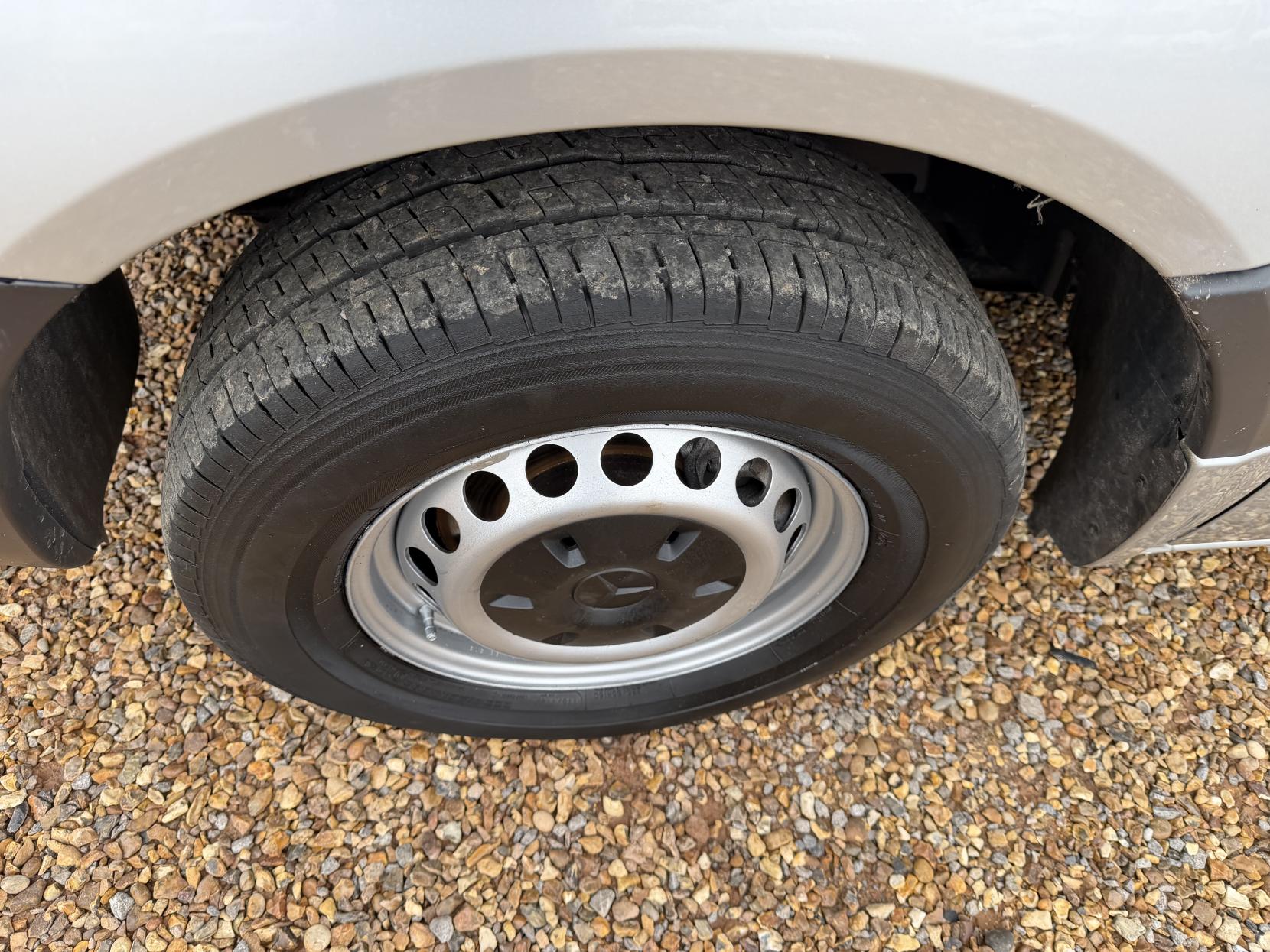 Mercedes-Benz Sprinter 2.1 313 CDi BlueEFFICIENCY Panel Van 4dr Diesel Manual RWD L1 H3 (211 g/km, 129 bhp)