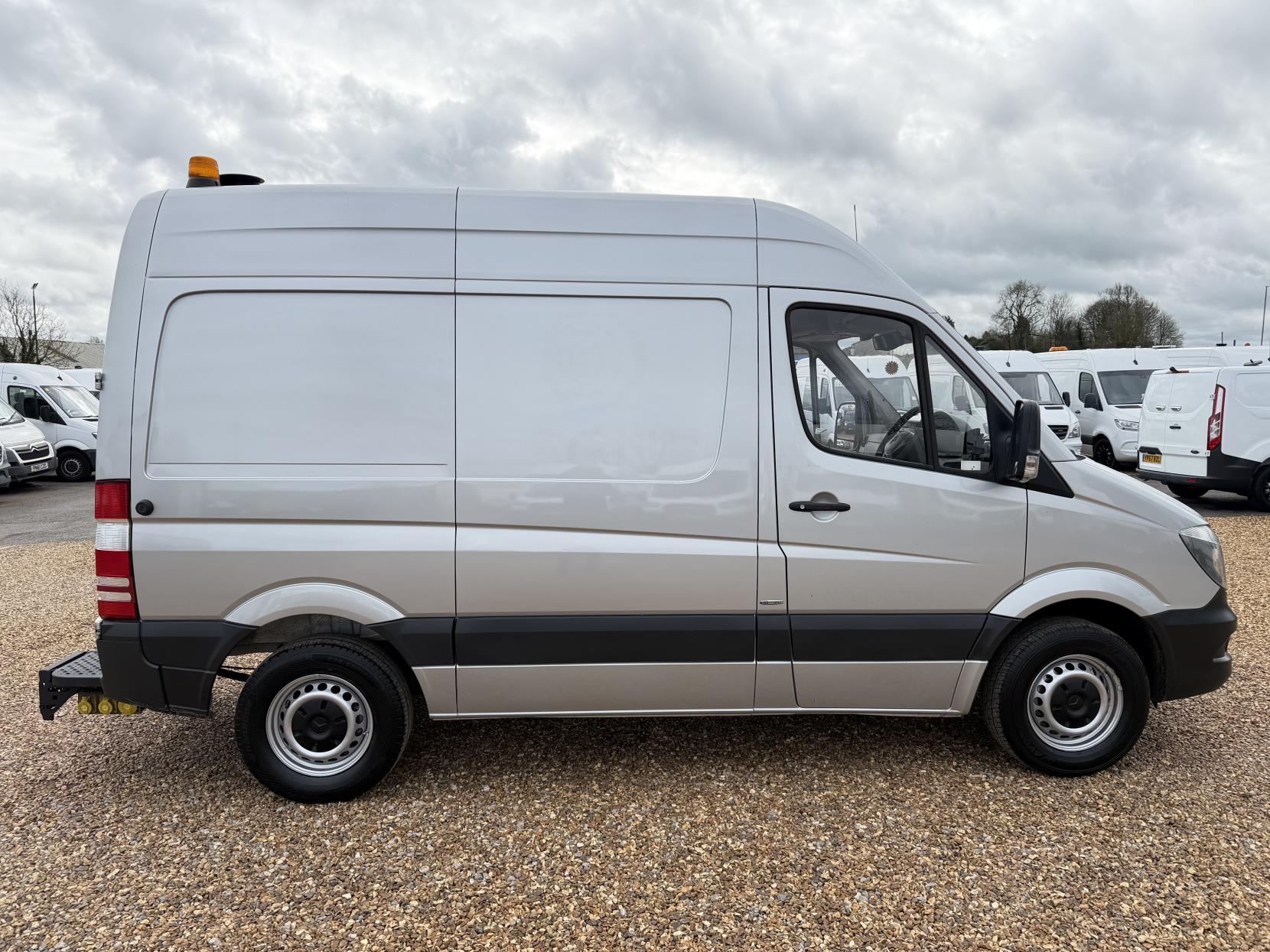 Mercedes-Benz Sprinter 2.1 313 CDi BlueEFFICIENCY Panel Van 4dr Diesel Manual RWD L1 H3 (211 g/km, 129 bhp)