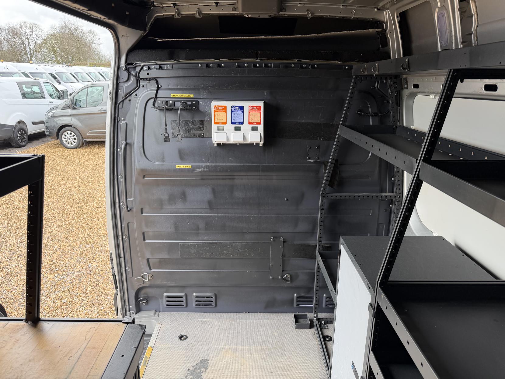 Mercedes-Benz Sprinter 2.1 313 CDi BlueEFFICIENCY Panel Van 4dr Diesel Manual RWD L1 H3 (211 g/km, 129 bhp)