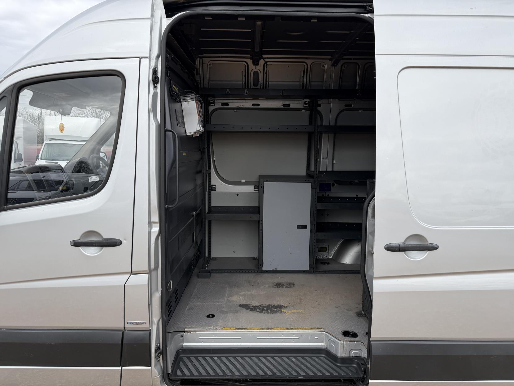 Mercedes-Benz Sprinter 2.1 313 CDi BlueEFFICIENCY Panel Van 4dr Diesel Manual RWD L1 H3 (211 g/km, 129 bhp)