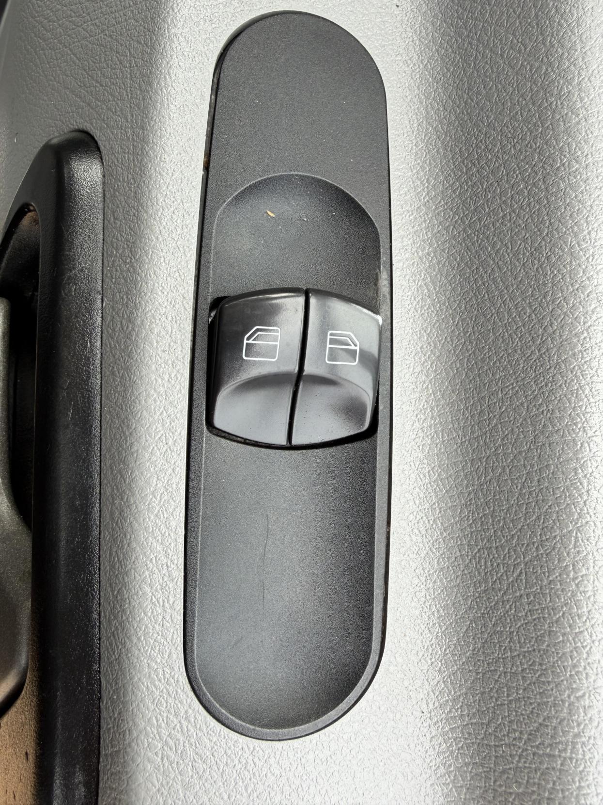 Mercedes-Benz Sprinter 2.1 313 CDi BlueEFFICIENCY Panel Van 4dr Diesel Manual RWD L1 H3 (211 g/km, 129 bhp)