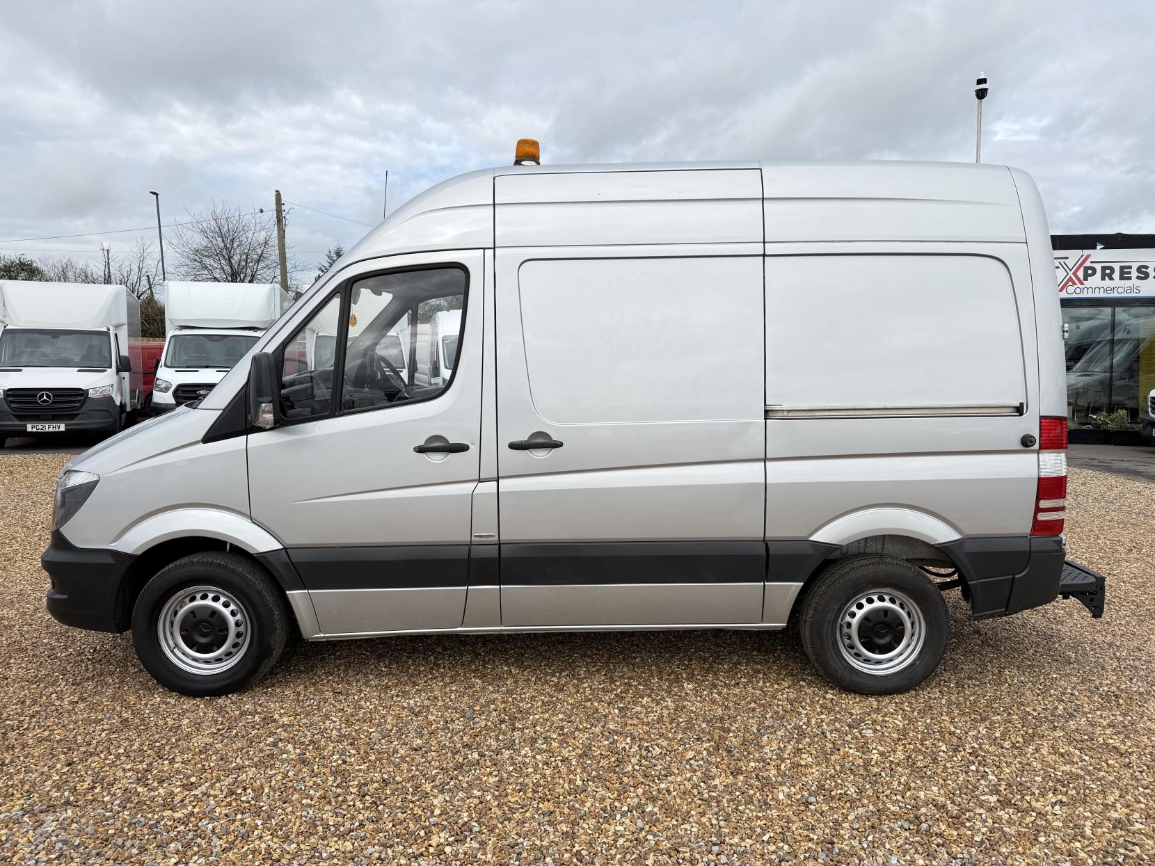Mercedes-Benz Sprinter 2.1 313 CDi BlueEFFICIENCY Panel Van 4dr Diesel Manual RWD L1 H3 (211 g/km, 129 bhp)