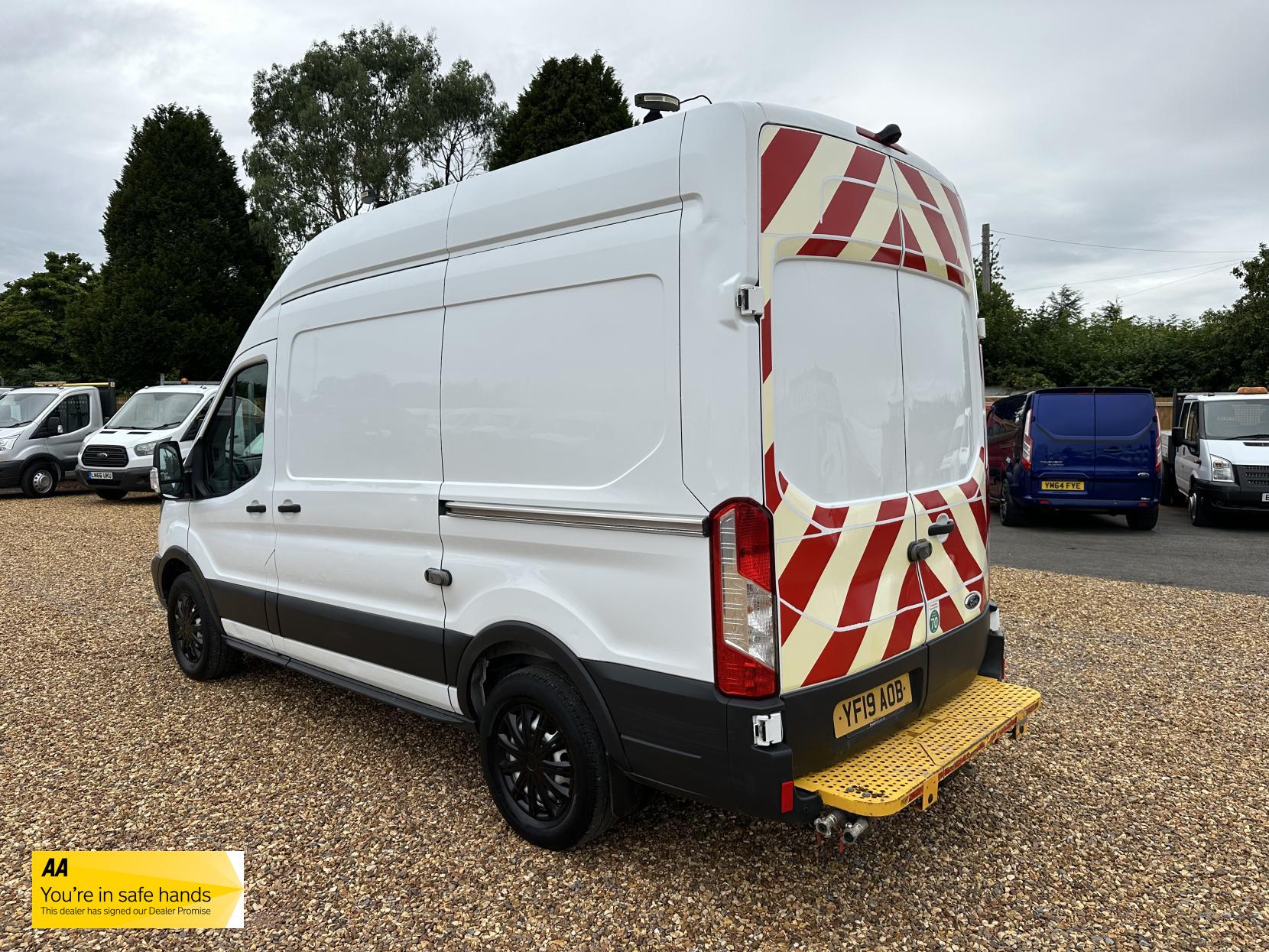 Ford Transit 2.0 350 EcoBlue Panel Van 5dr Diesel Manual RWD L2 H3 Euro 6 (130 ps)
