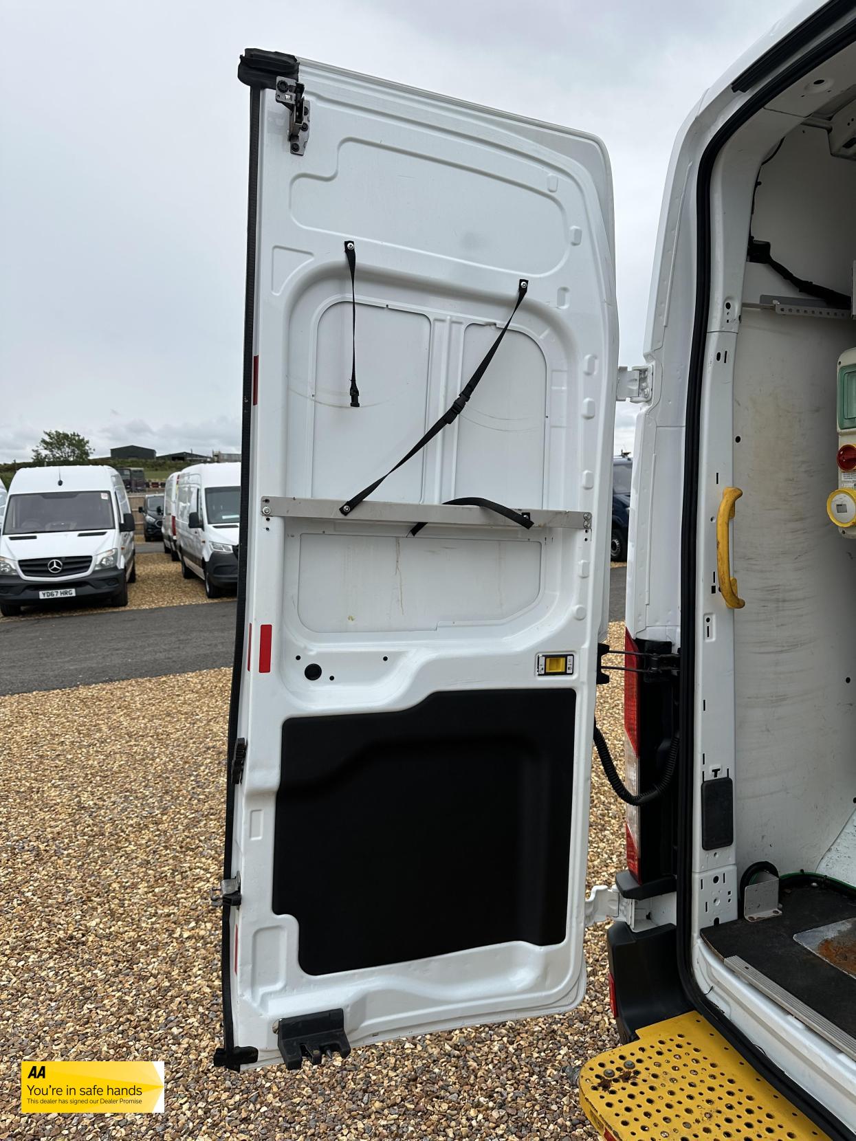 Ford Transit 2.0 350 EcoBlue Panel Van 5dr Diesel Manual RWD L2 H3 Euro 6 (130 ps)