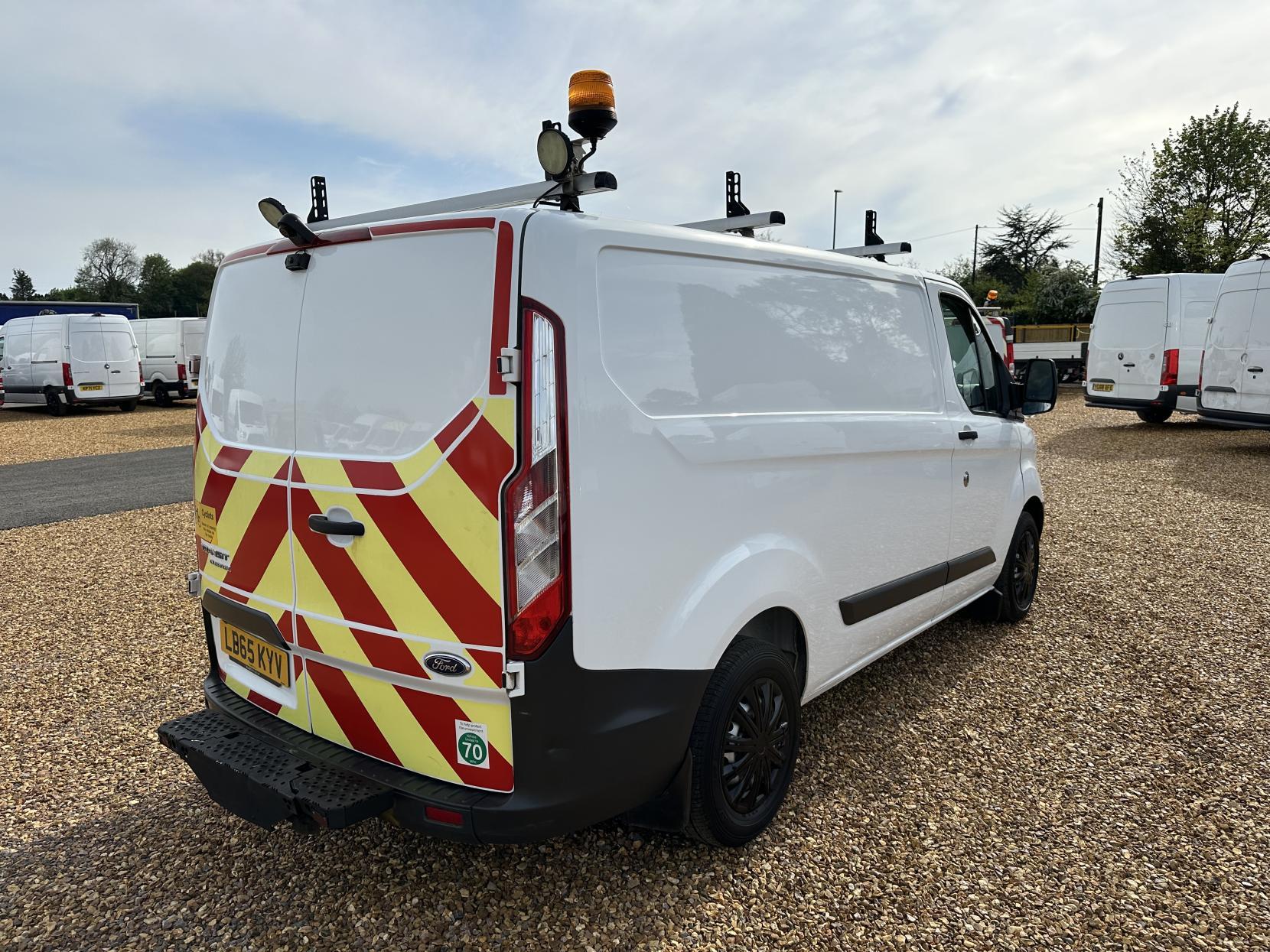 Ford Transit Custom 2.2 TDCi 310 Panel Van 5dr Diesel Manual L2 H1 (186 g/km, 123 bhp)