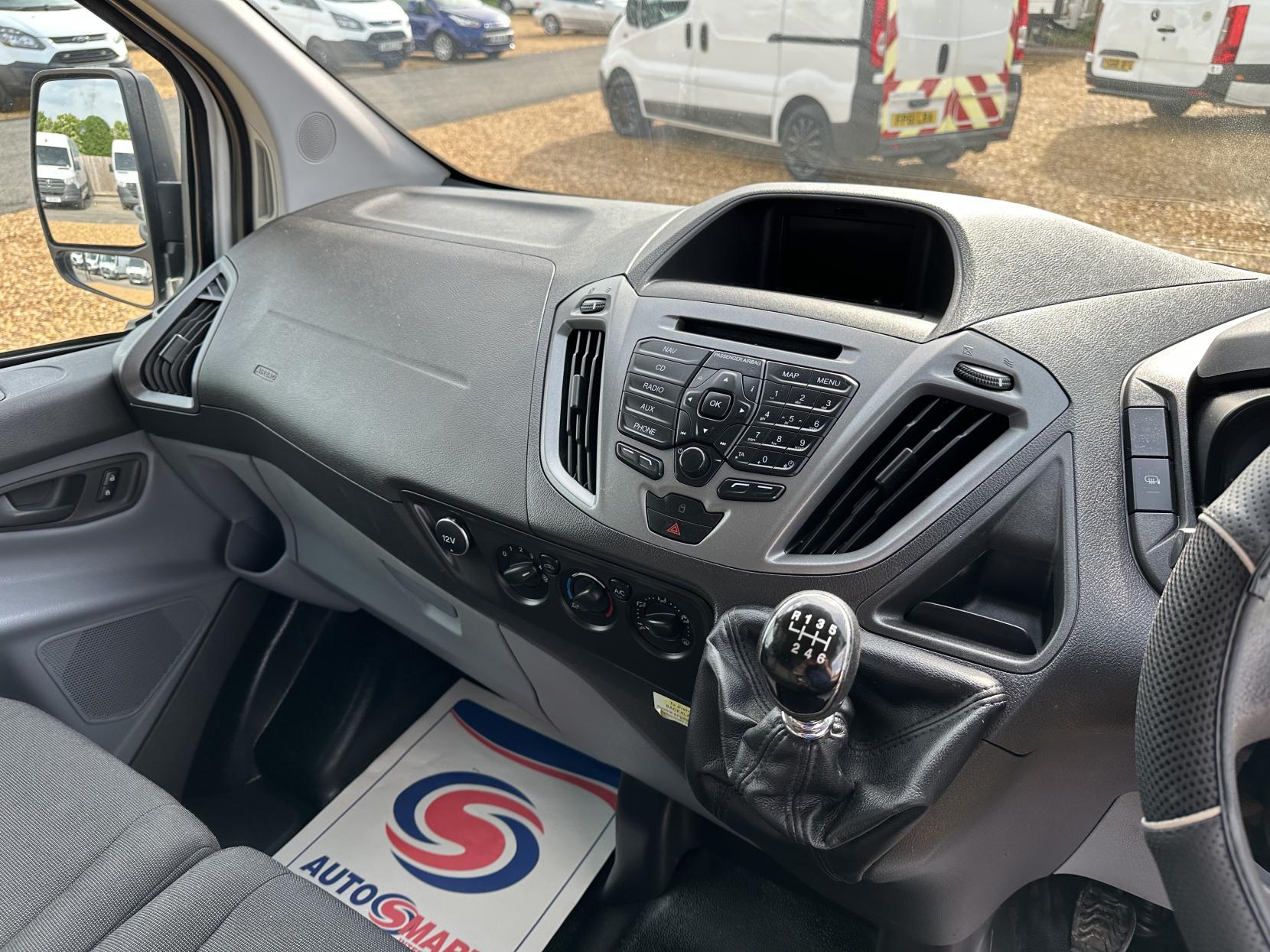 Ford Transit Custom 2.2 TDCi 310 Panel Van 5dr Diesel Manual L2 H1 (186 g/km, 123 bhp)