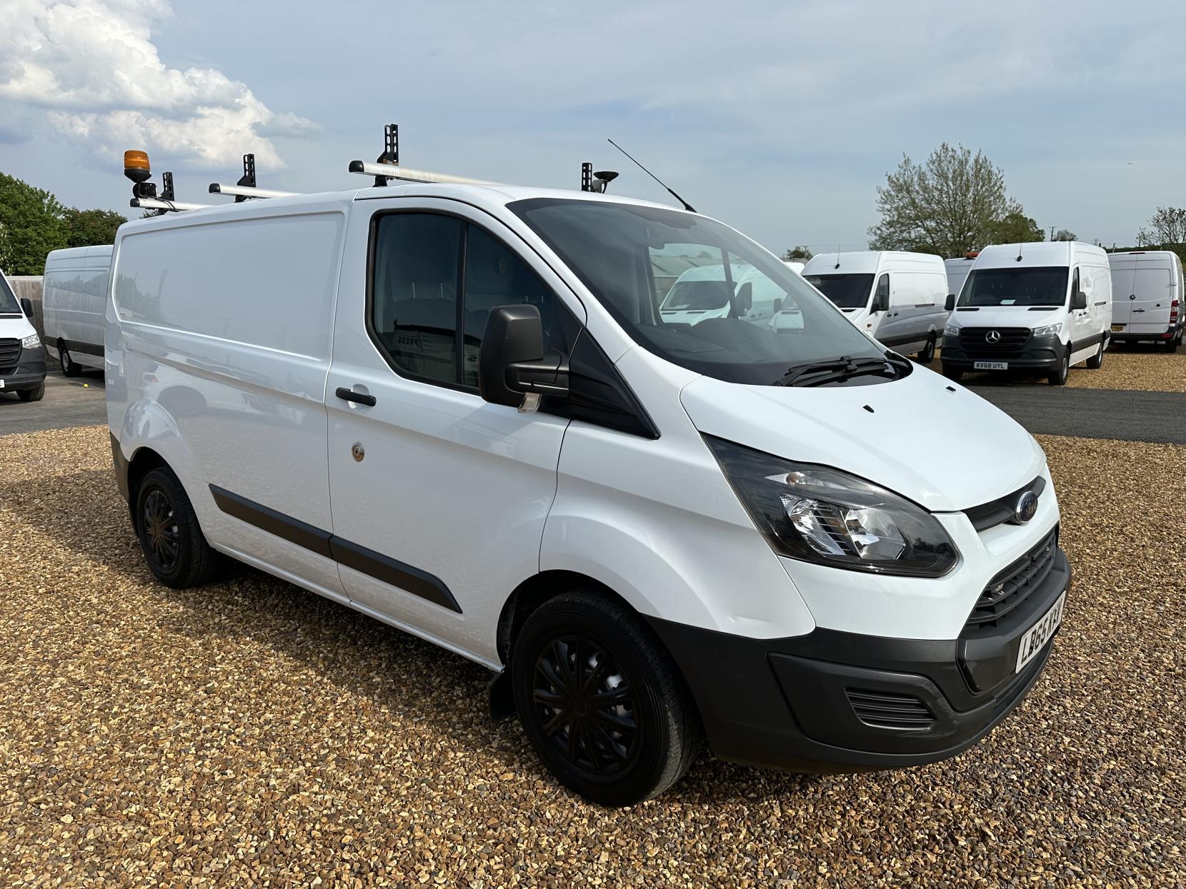 Ford Transit Custom 2.2 TDCi 310 Panel Van 5dr Diesel Manual L2 H1 (186 g/km, 123 bhp)