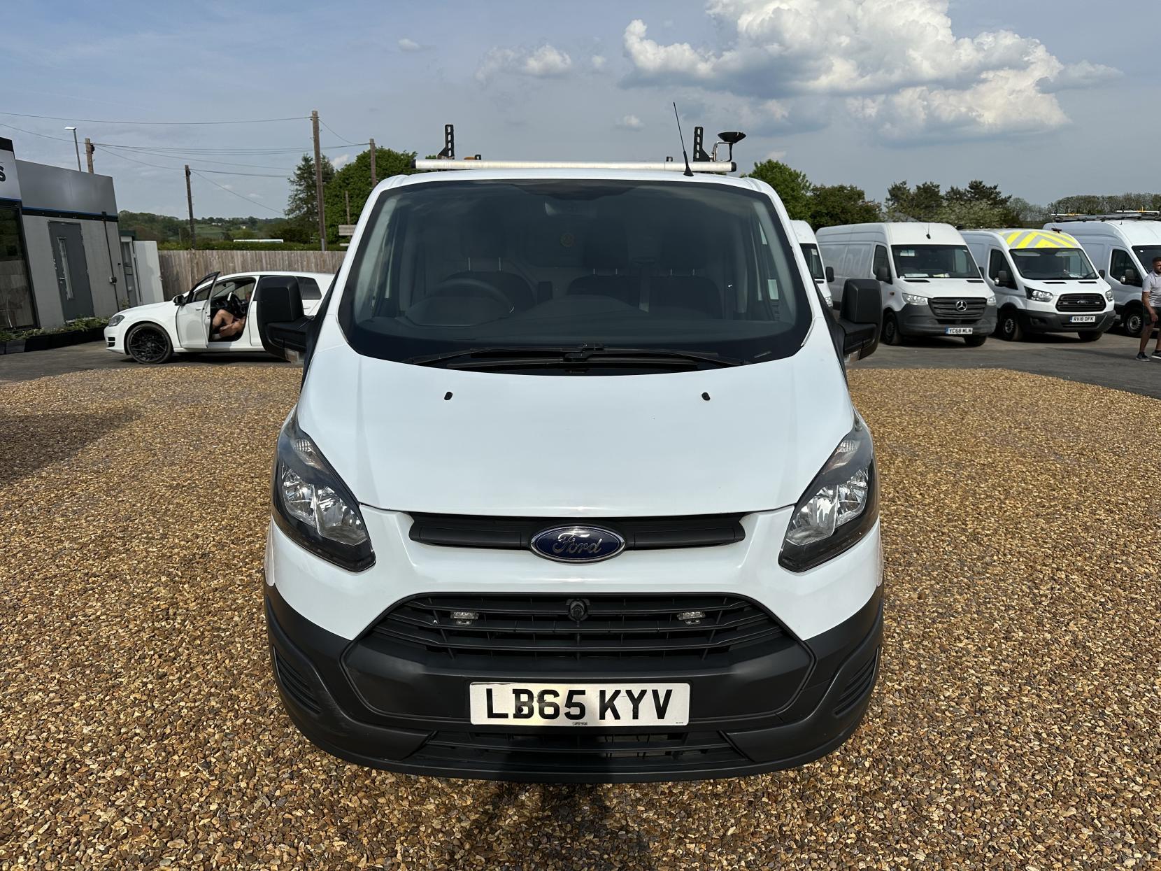 Ford Transit Custom 2.2 TDCi 310 Panel Van 5dr Diesel Manual L2 H1 (186 g/km, 123 bhp)
