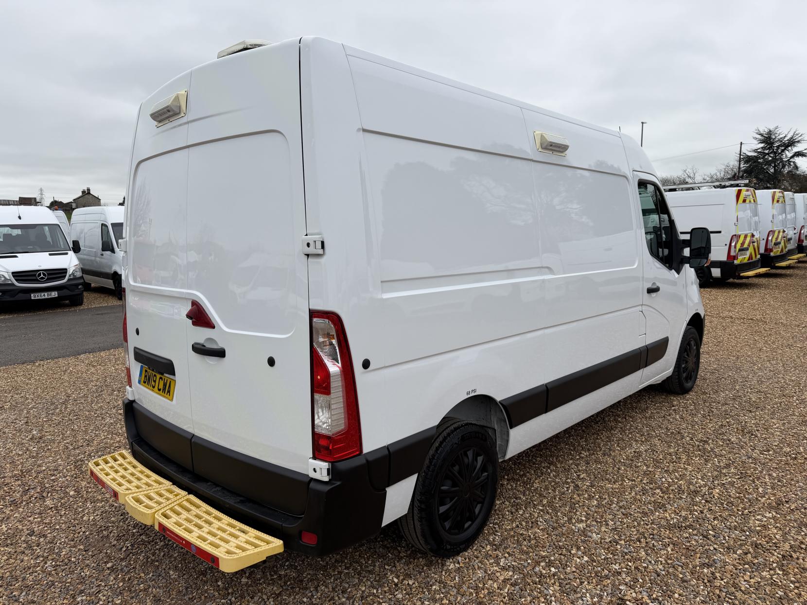 Vauxhall Movano 2.3 CDTi 3500 Panel Van 5dr Diesel Manual FWD L2 H2 Euro 6 (130 ps)