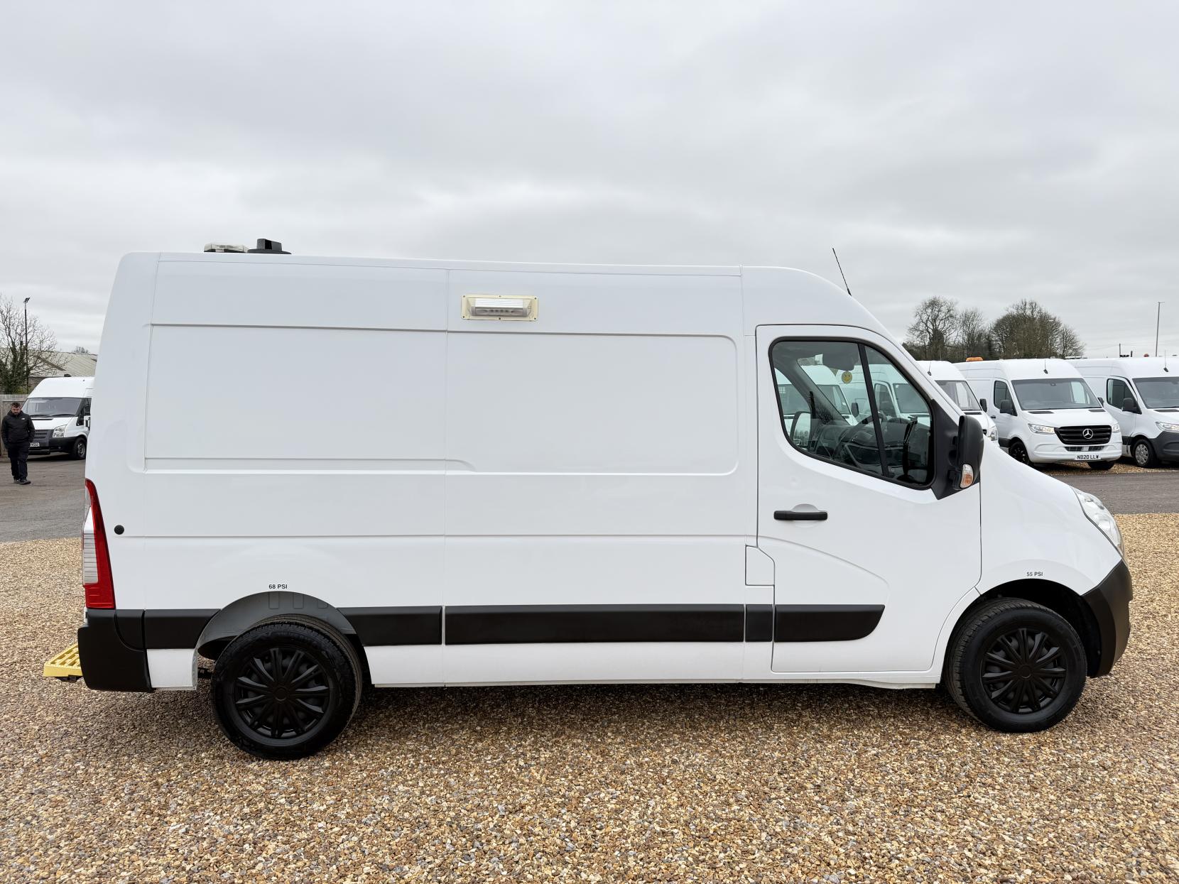 Vauxhall Movano 2.3 CDTi 3500 Panel Van 5dr Diesel Manual FWD L2 H2 Euro 6 (130 ps)