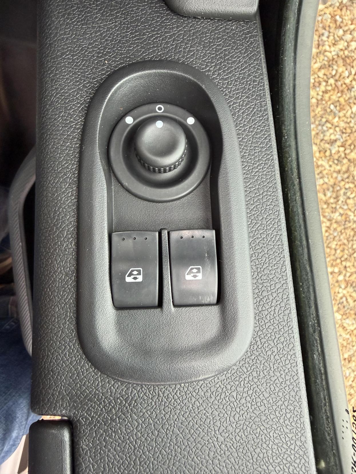 Vauxhall Movano 2.3 CDTi 3500 Panel Van 5dr Diesel Manual FWD L2 H2 Euro 6 (130 ps)