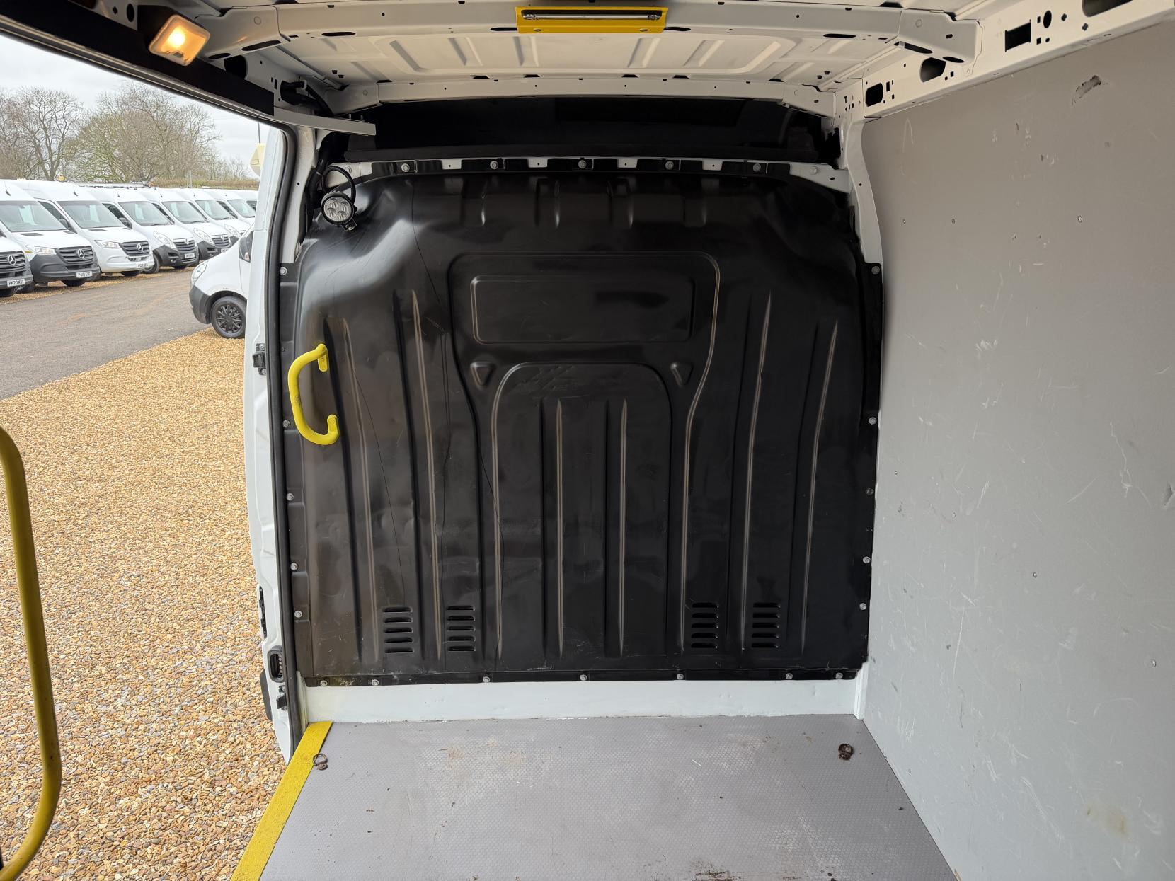 Vauxhall Movano 2.3 CDTi 3500 Panel Van 5dr Diesel Manual FWD L2 H2 Euro 6 (130 ps)