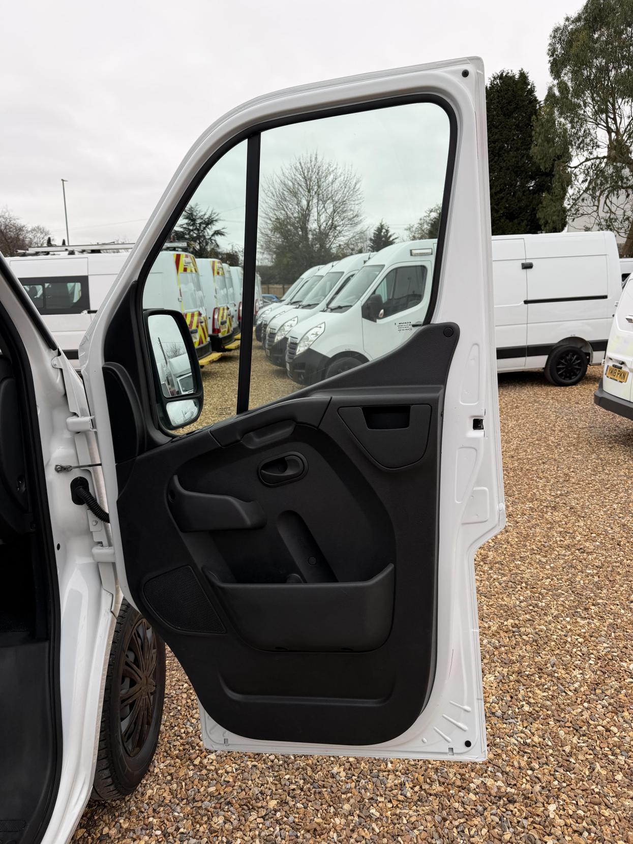 Vauxhall Movano 2.3 CDTi 3500 Panel Van 5dr Diesel Manual FWD L2 H2 Euro 6 (130 ps)