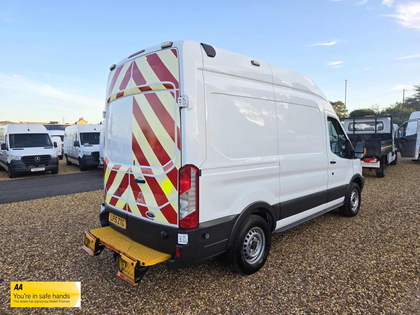 Ford Transit 2.2 TDCi 350 Panel Van 5dr Diesel Manual RWD L2 H3 Euro 5 (125 ps)