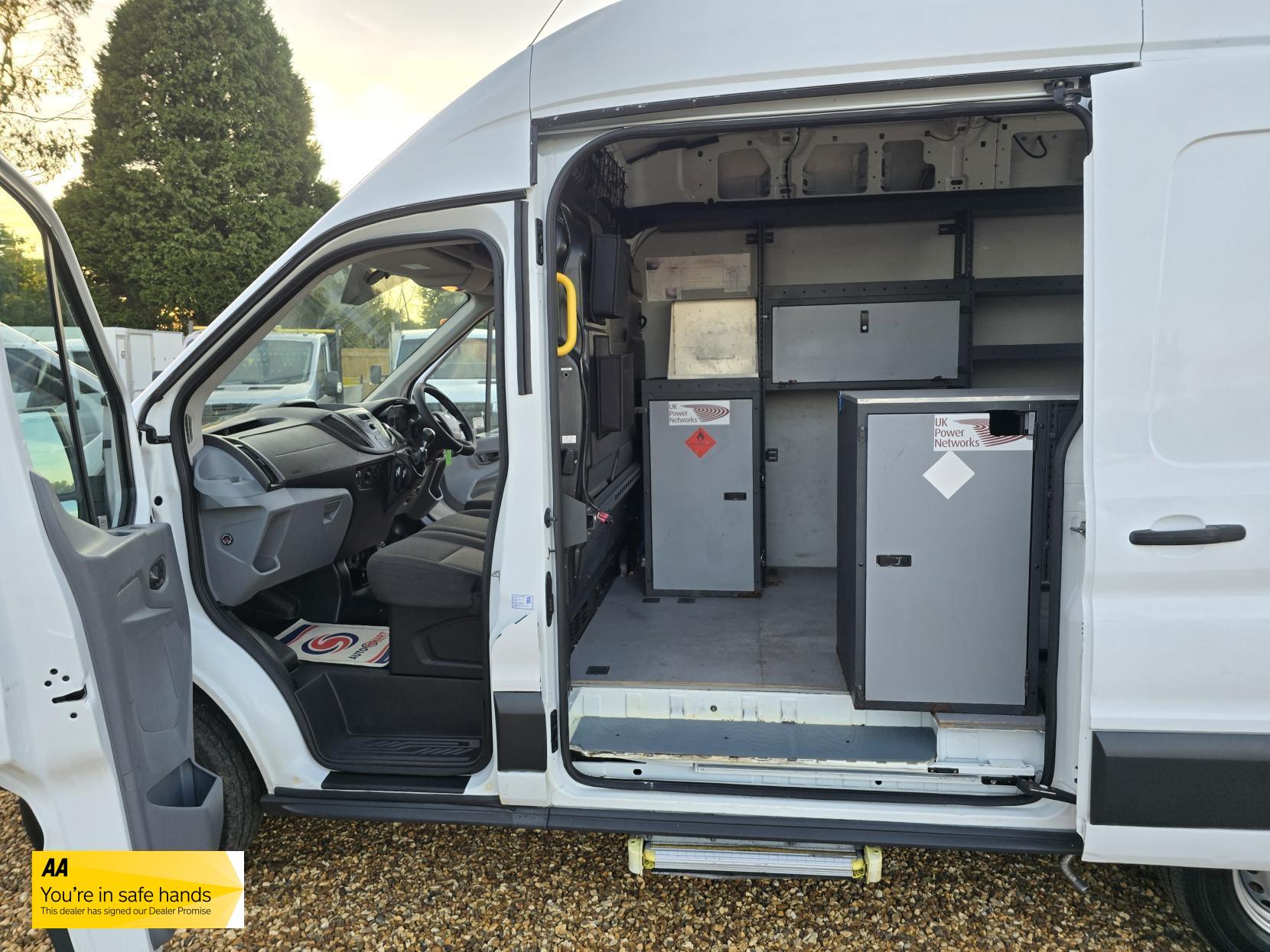 Ford Transit 2.2 TDCi 350 Panel Van 5dr Diesel Manual RWD L2 H3 Euro 5 (125 ps)