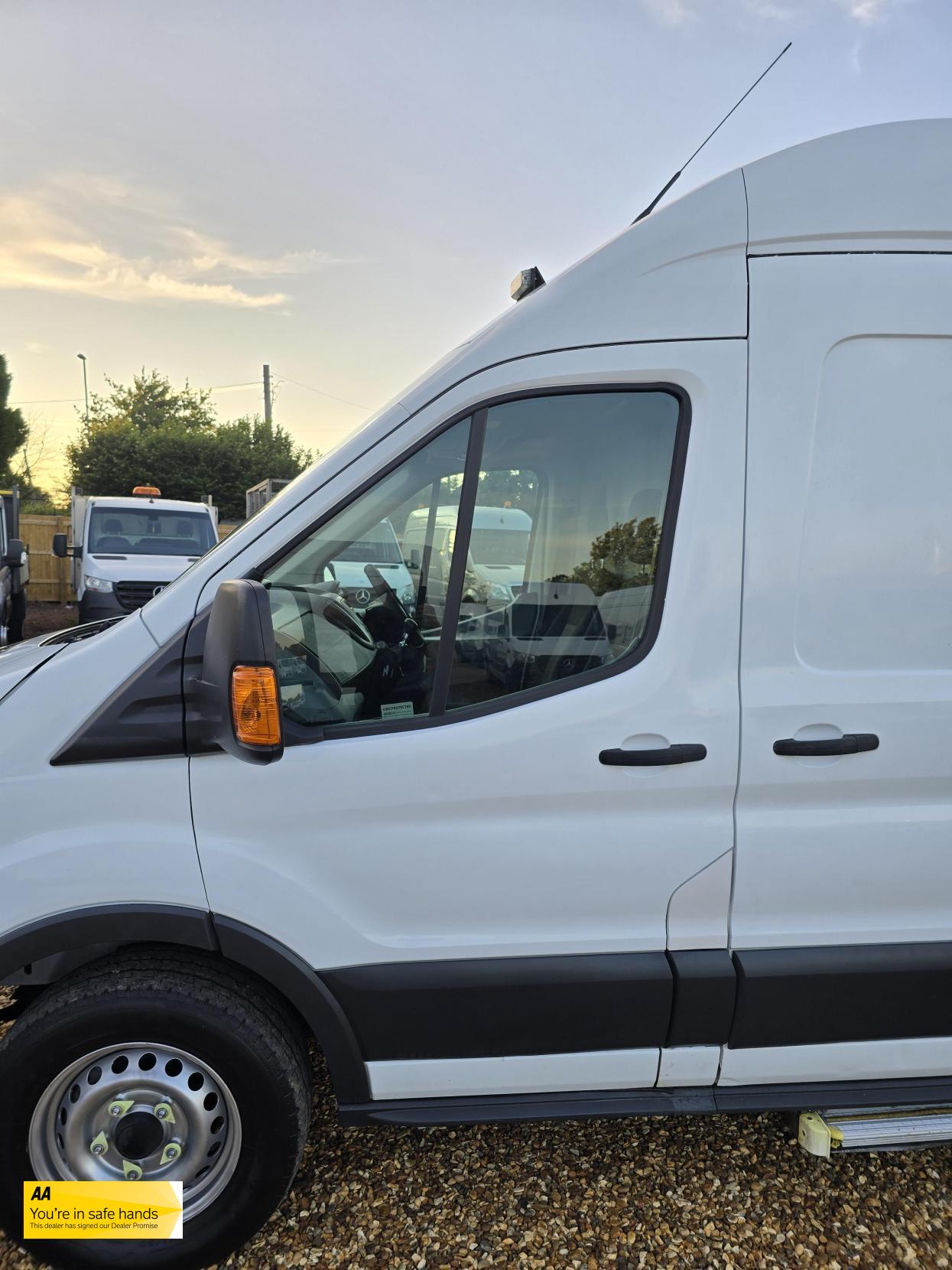 Ford Transit 2.2 TDCi 350 Panel Van 5dr Diesel Manual RWD L2 H3 Euro 5 (125 ps)